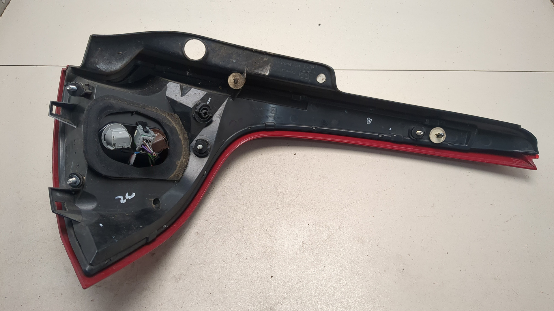 Фонарь задний левый