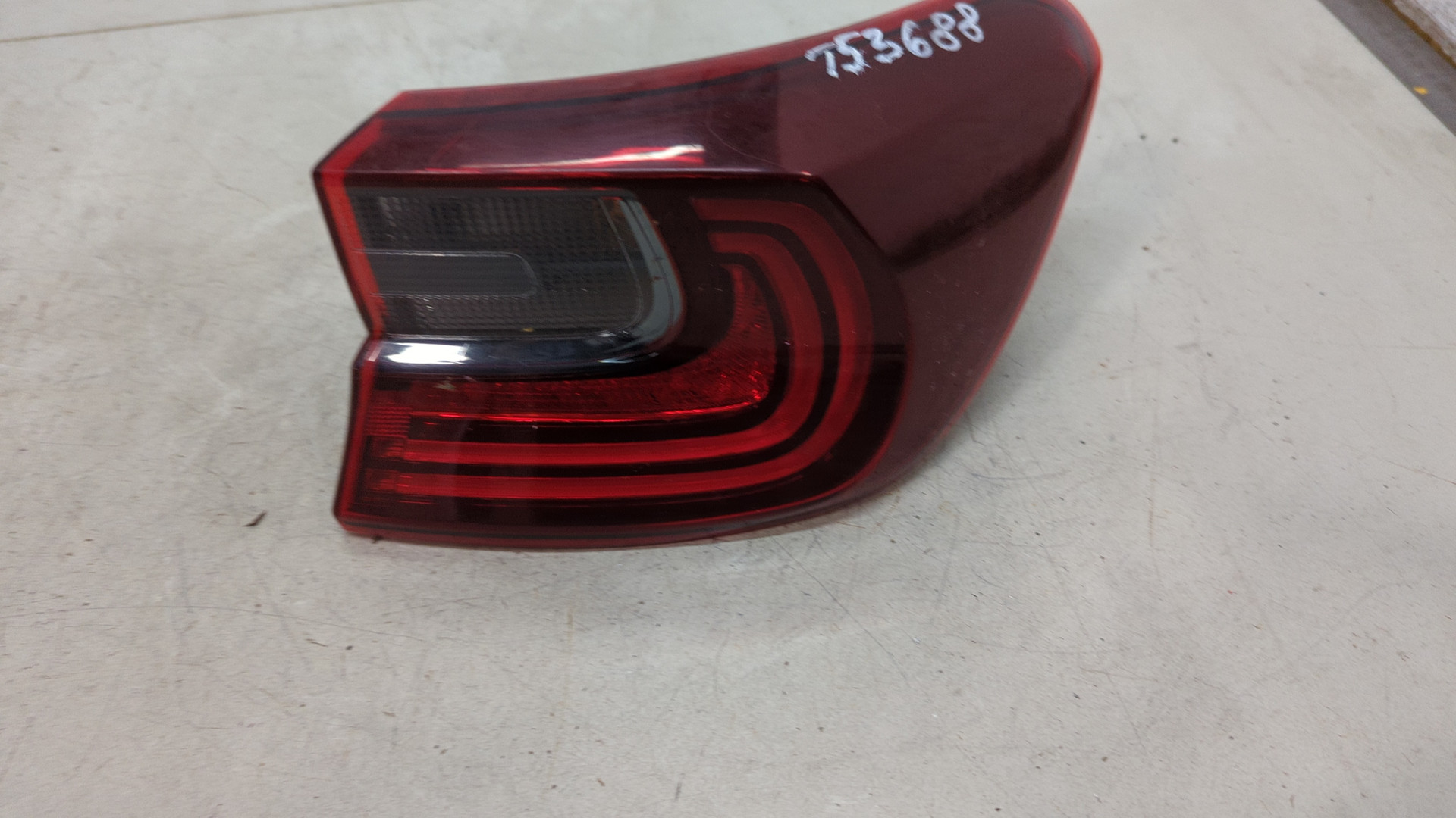 Фонарь задний правый