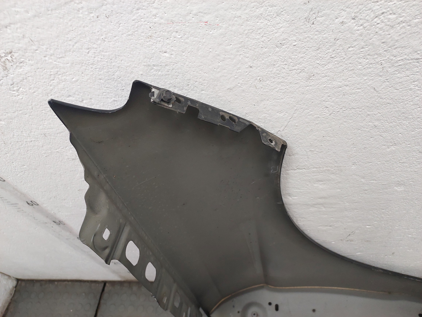 Крыло переднее левое