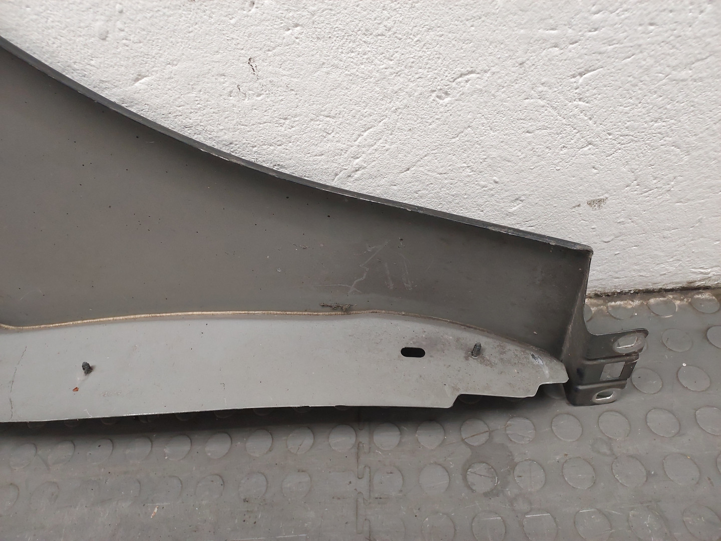 Крыло переднее левое