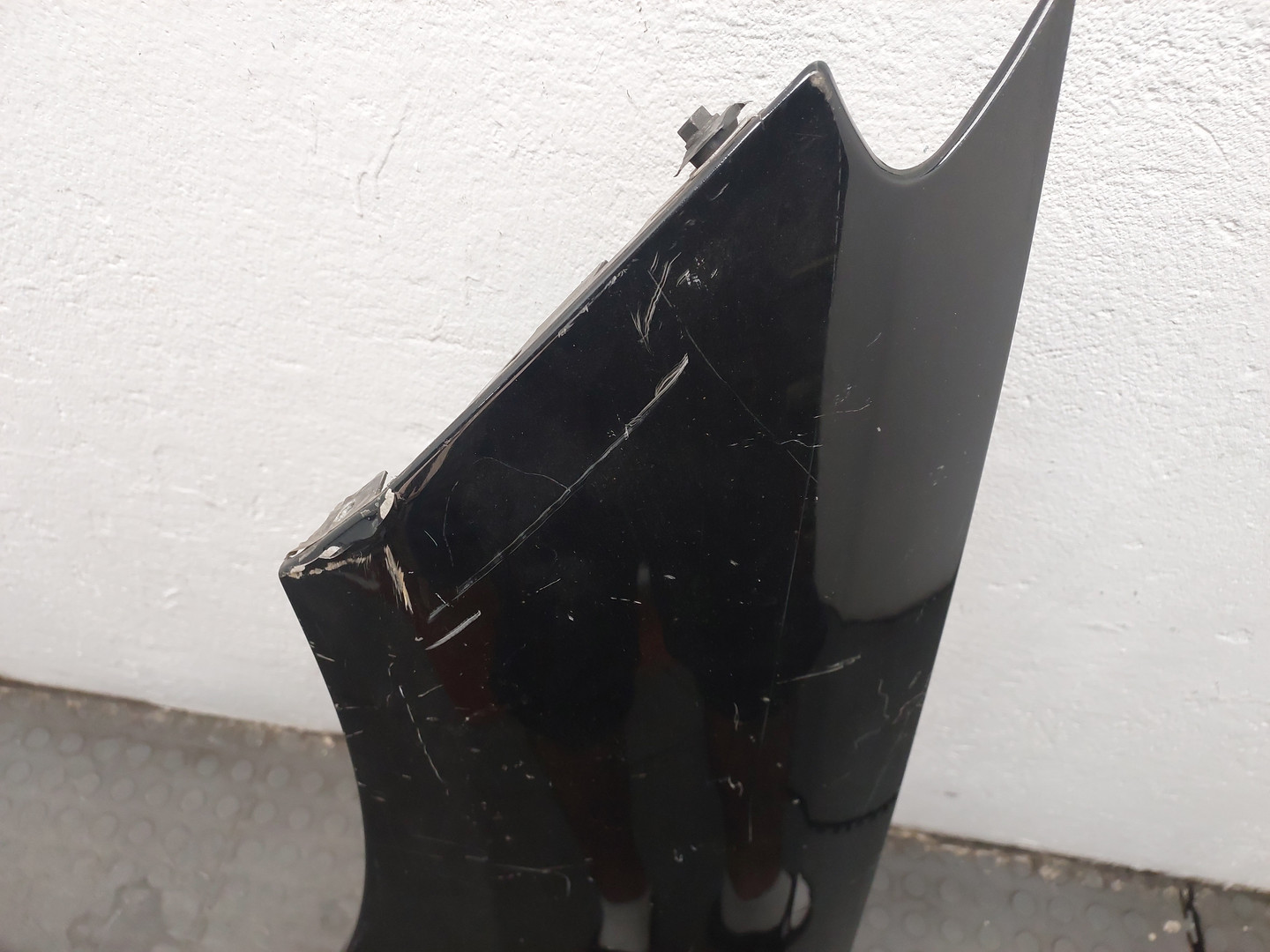 Крыло переднее левое