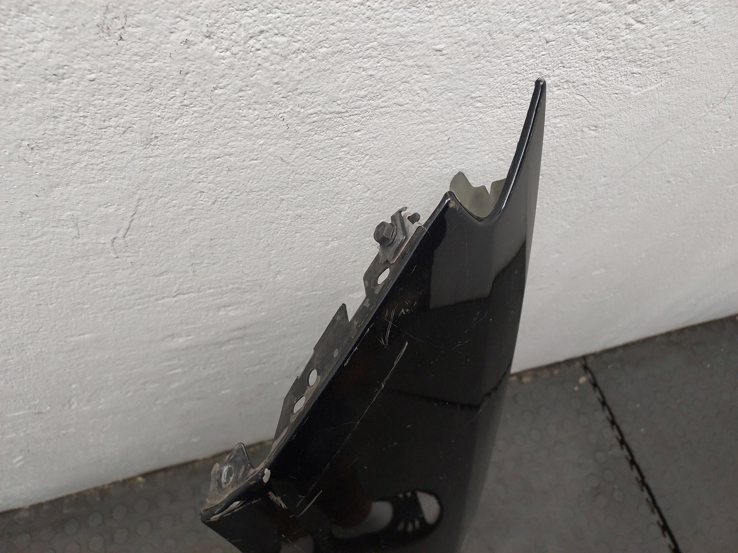 Крыло переднее левое