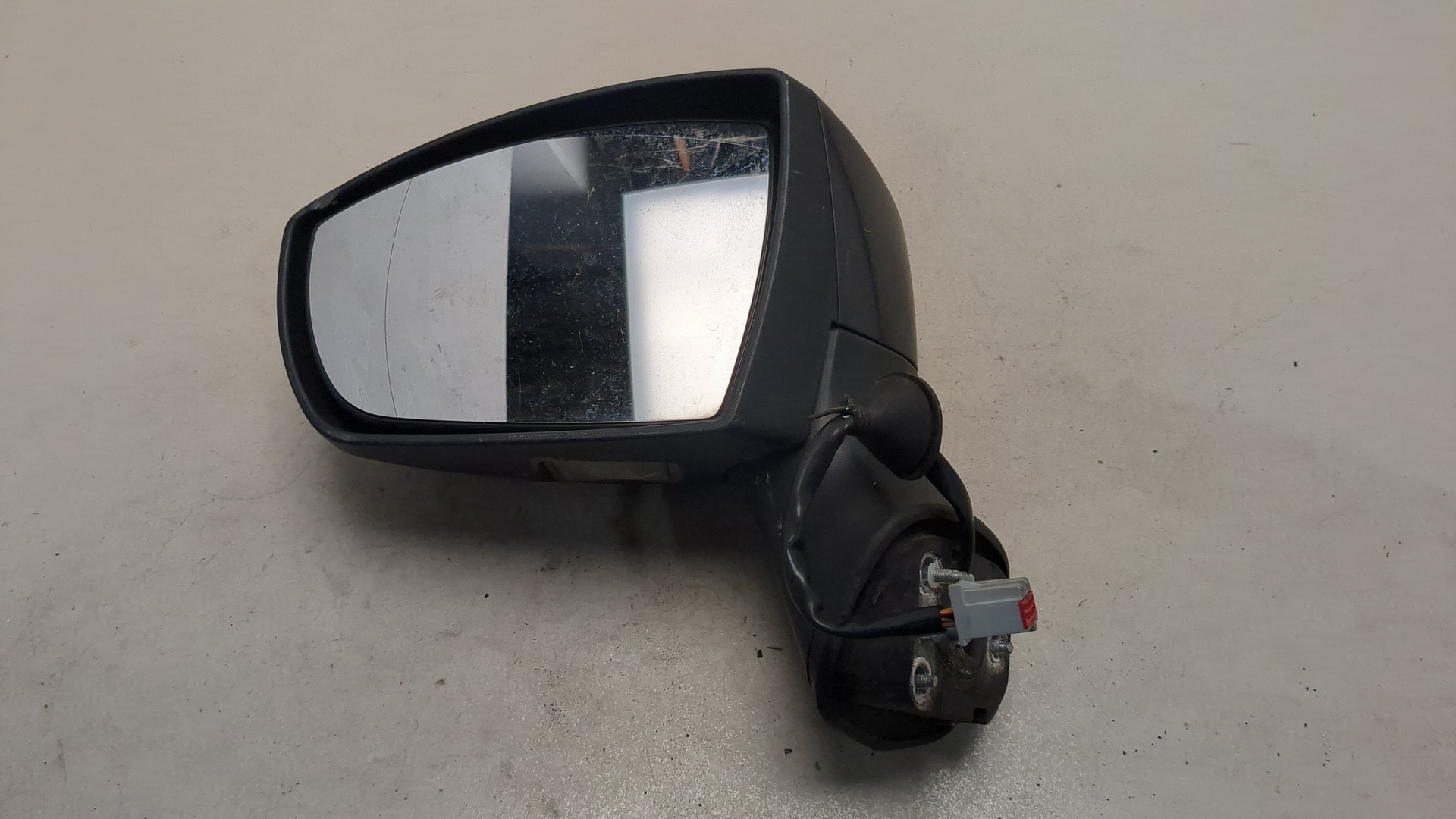 Зеркало левое электрическое