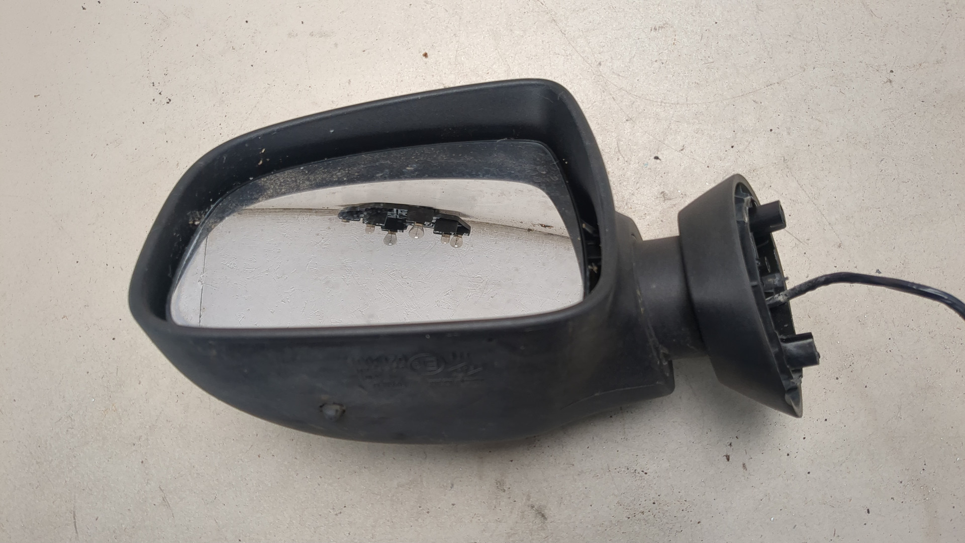 Зеркало левое электрическое