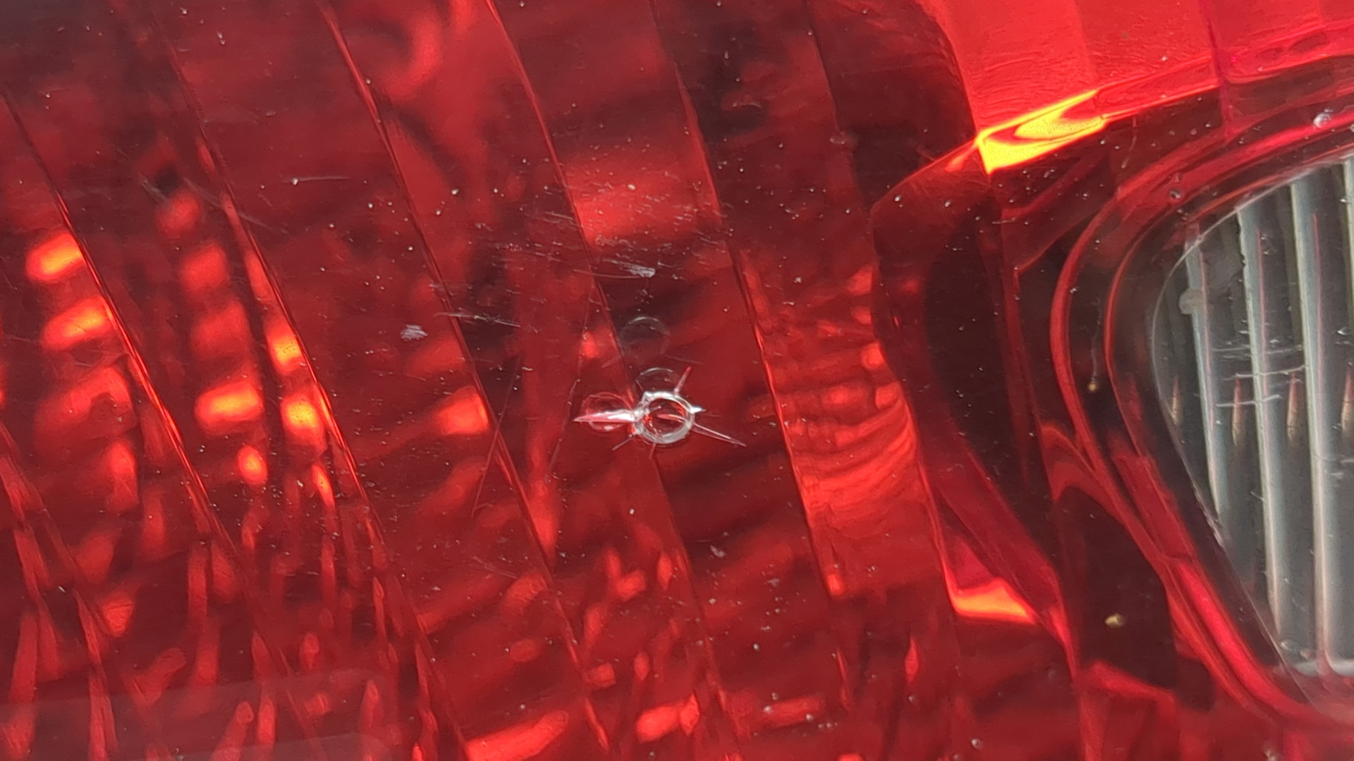 Фонарь задний левый