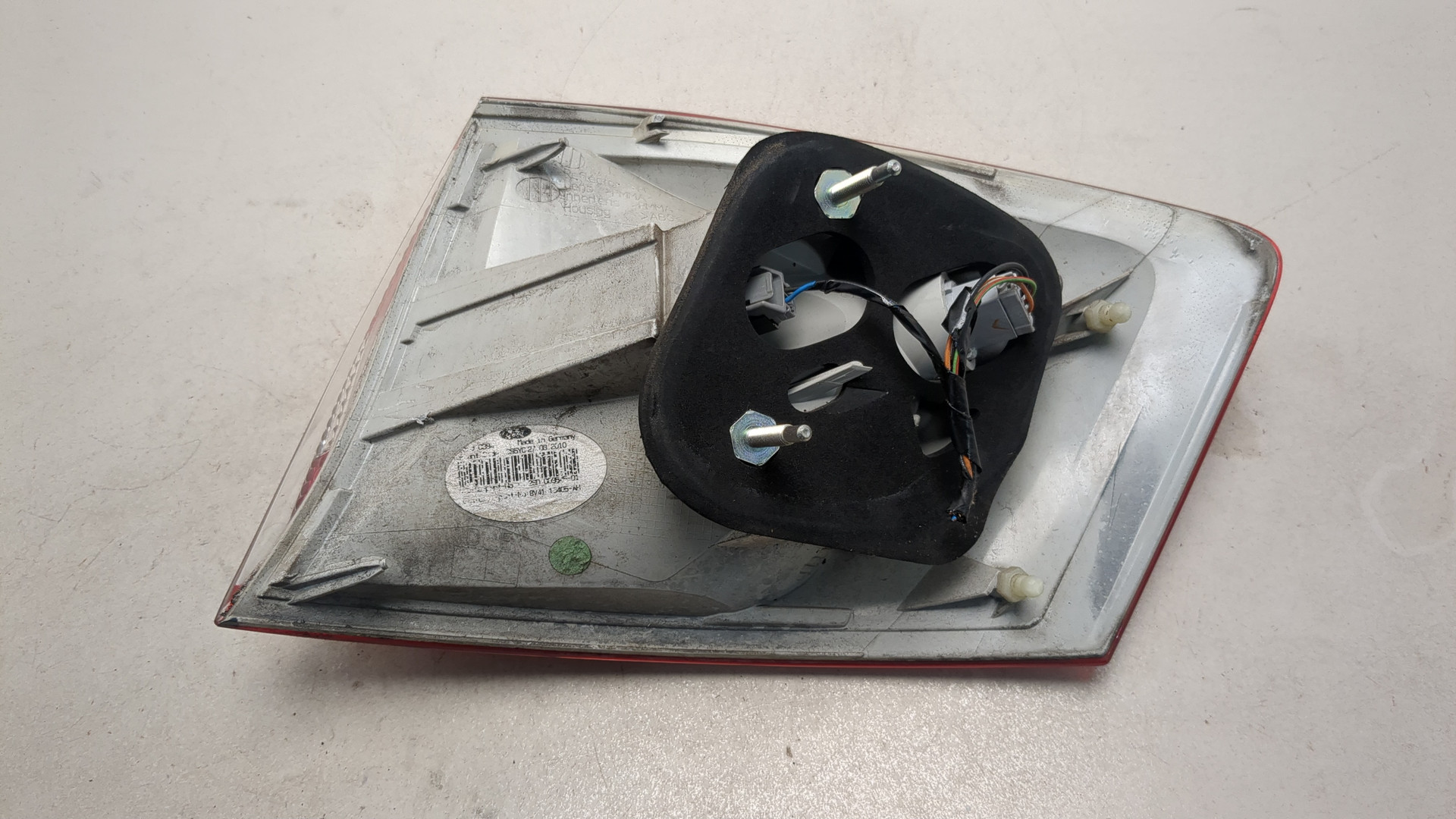 Фонарь задний левый