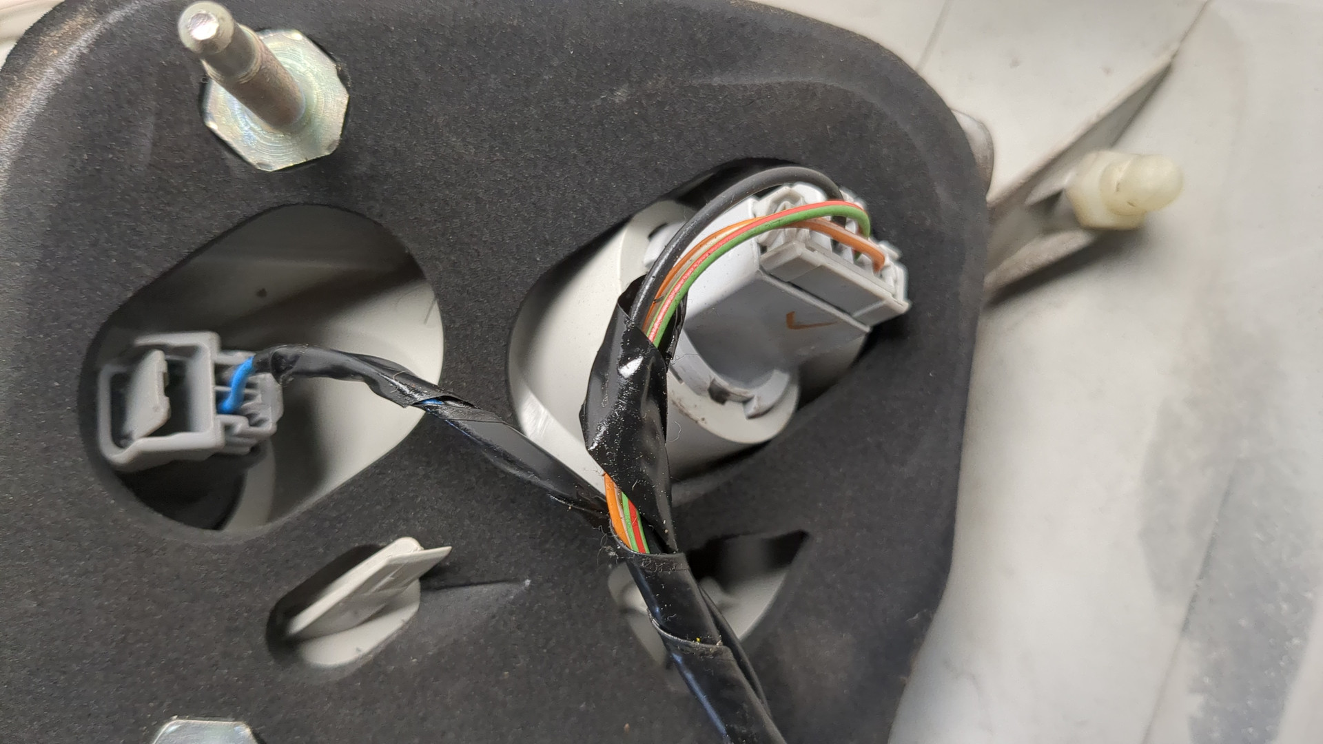 Фонарь задний левый