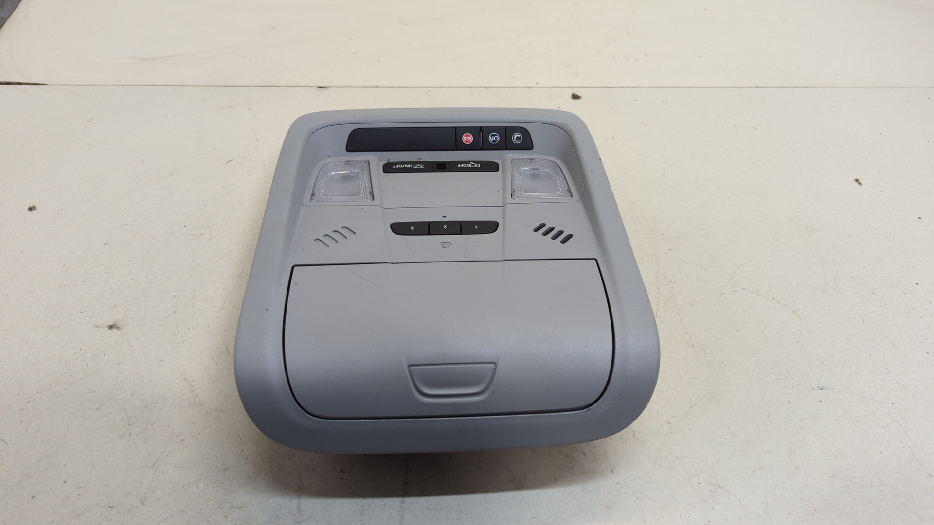 Плафон салонный