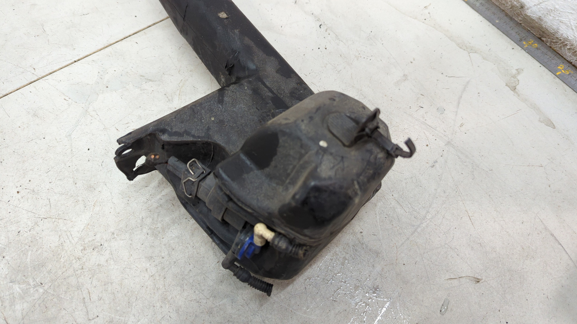 Бачок омывателя лобового стекла