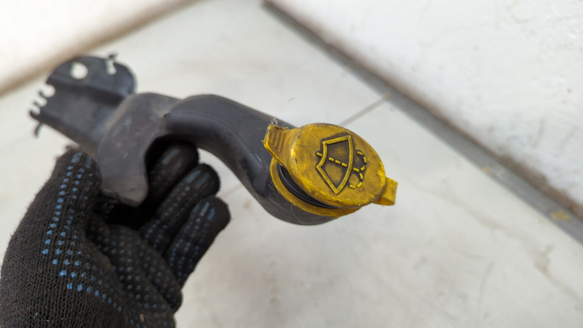 Бачок омывателя лобового стекла