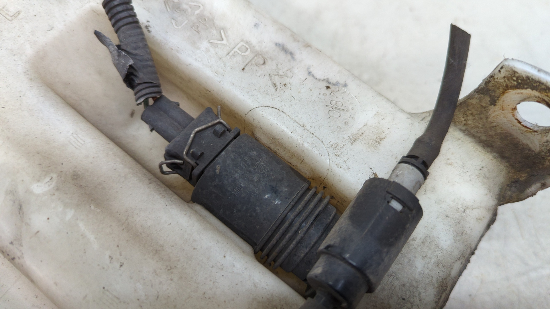 Бачок омывателя лобового стекла