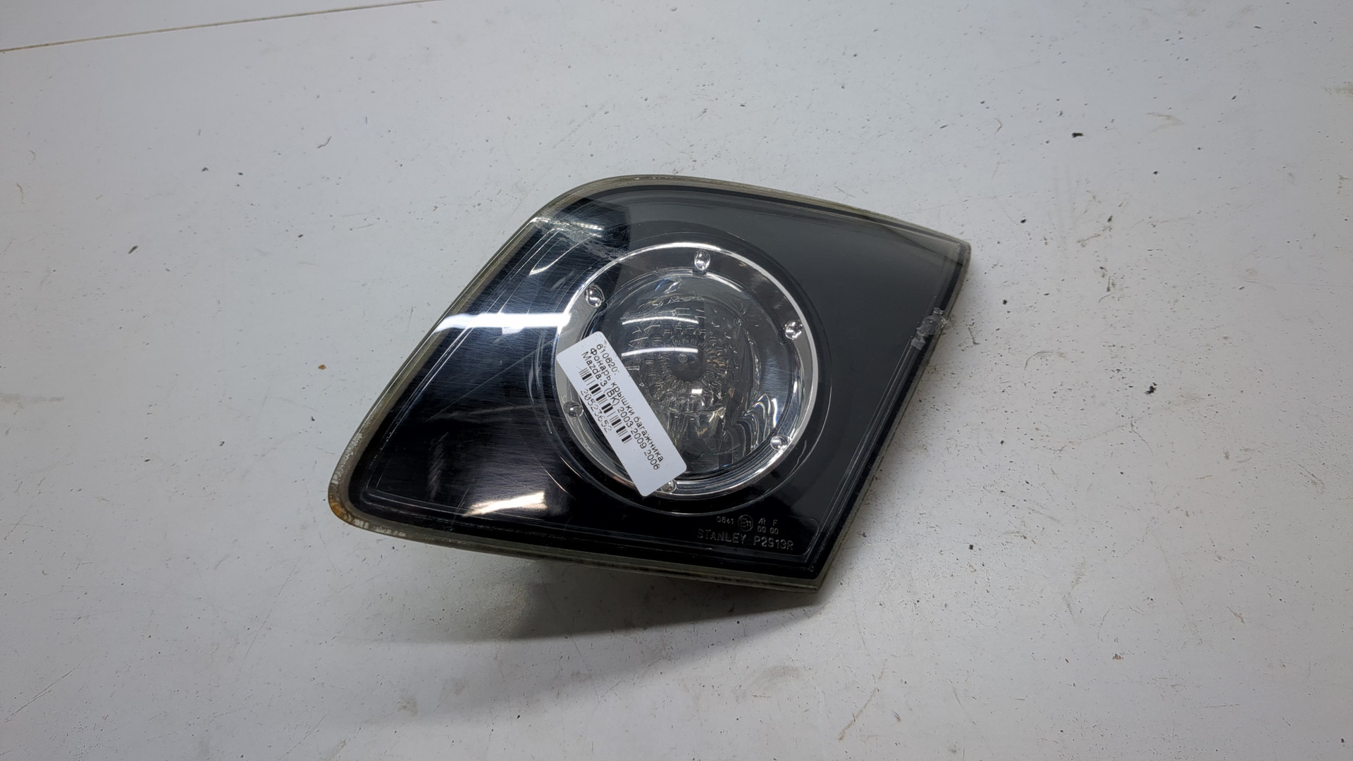 Фонарь задний внутренний правый