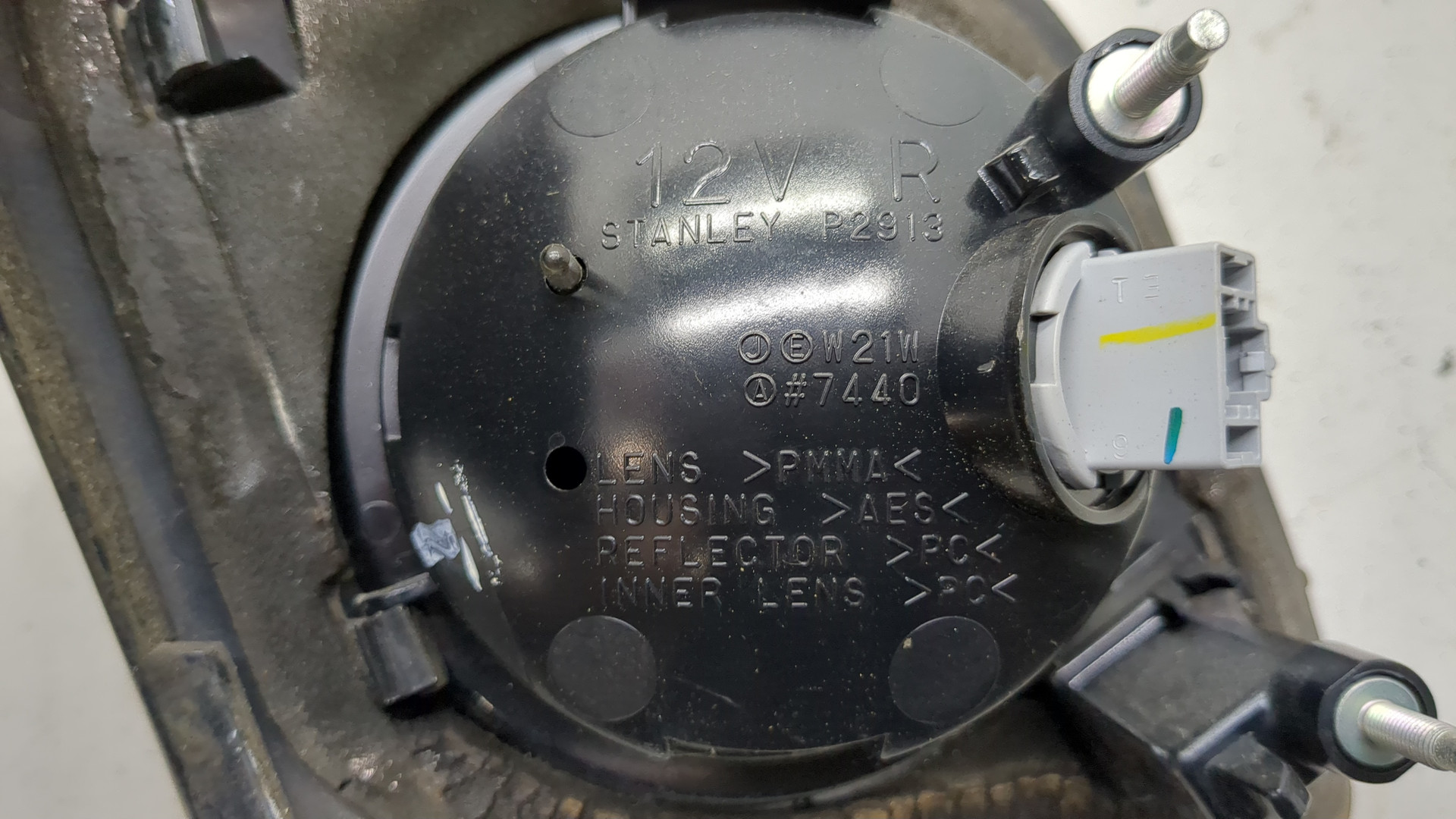 Фонарь задний внутренний правый