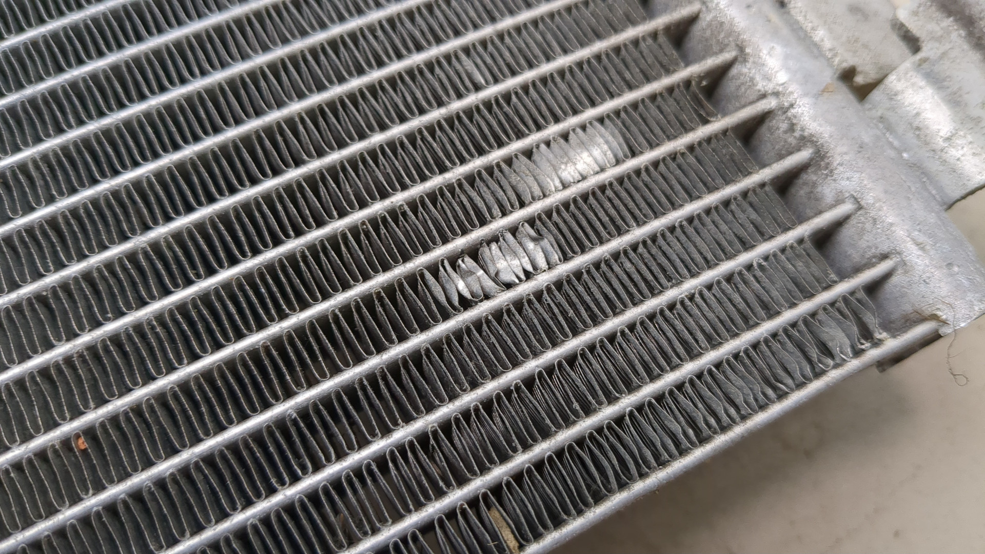 Радиатор кондиционера / конденсер