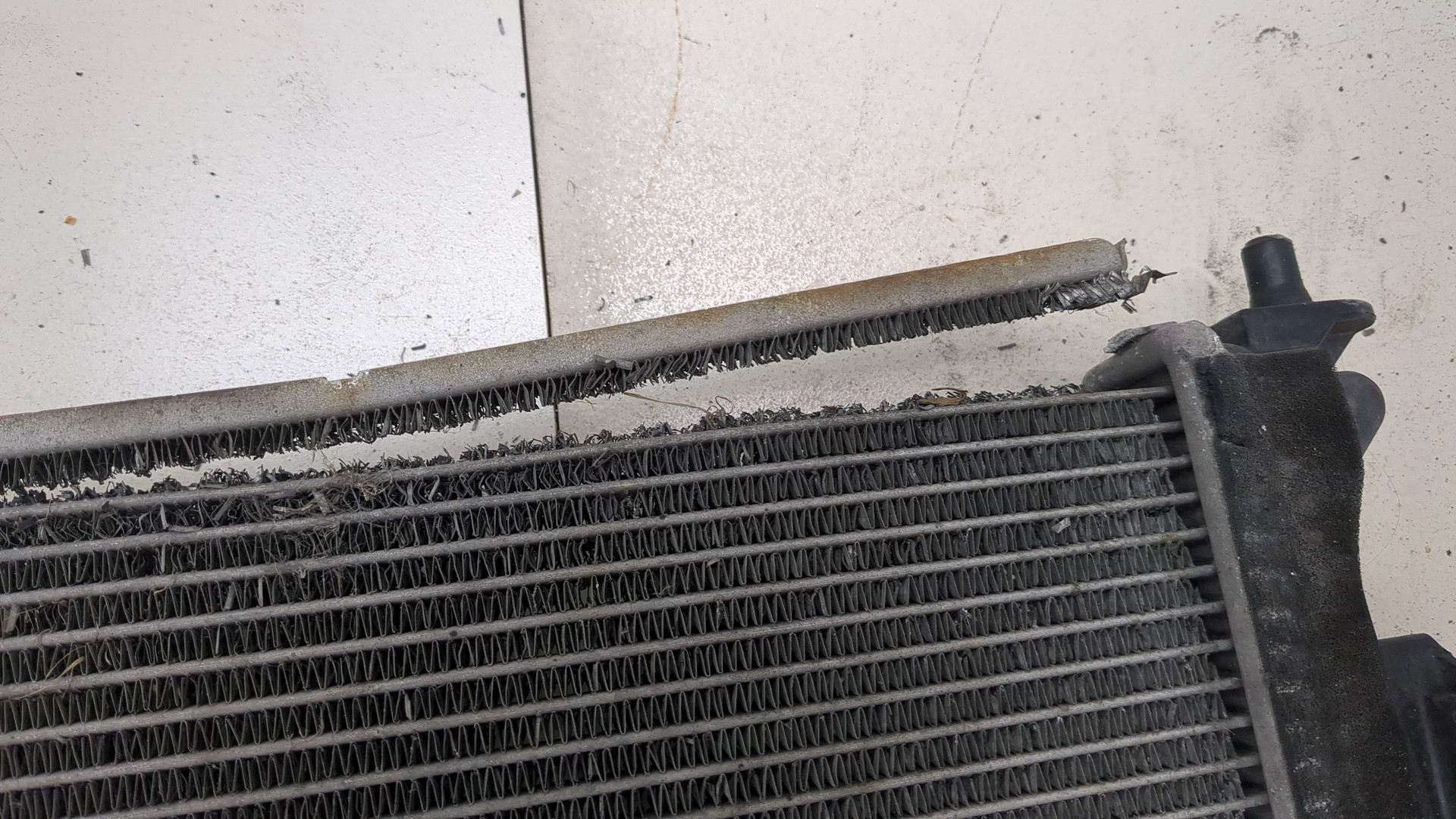 Радиатор охлаждения двигателя основной