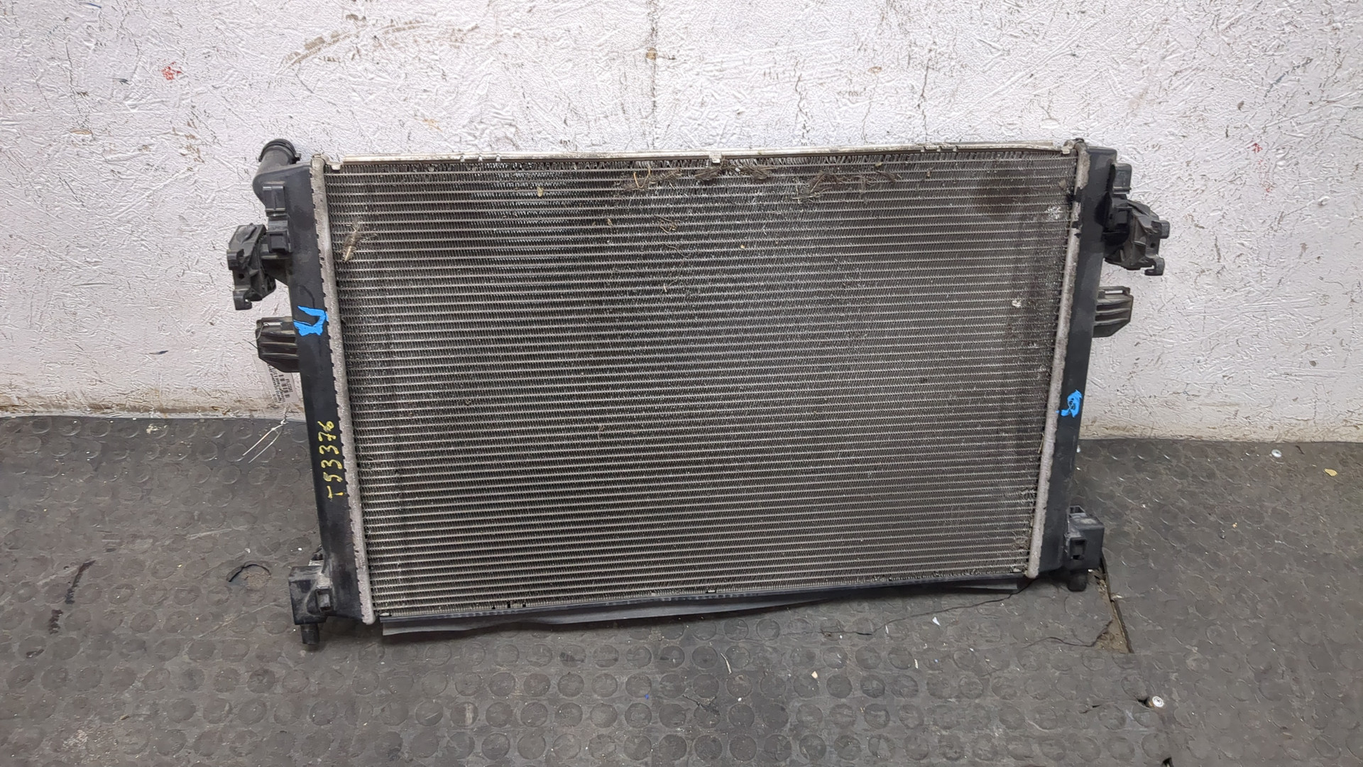 Радиатор охлаждения двигателя основной