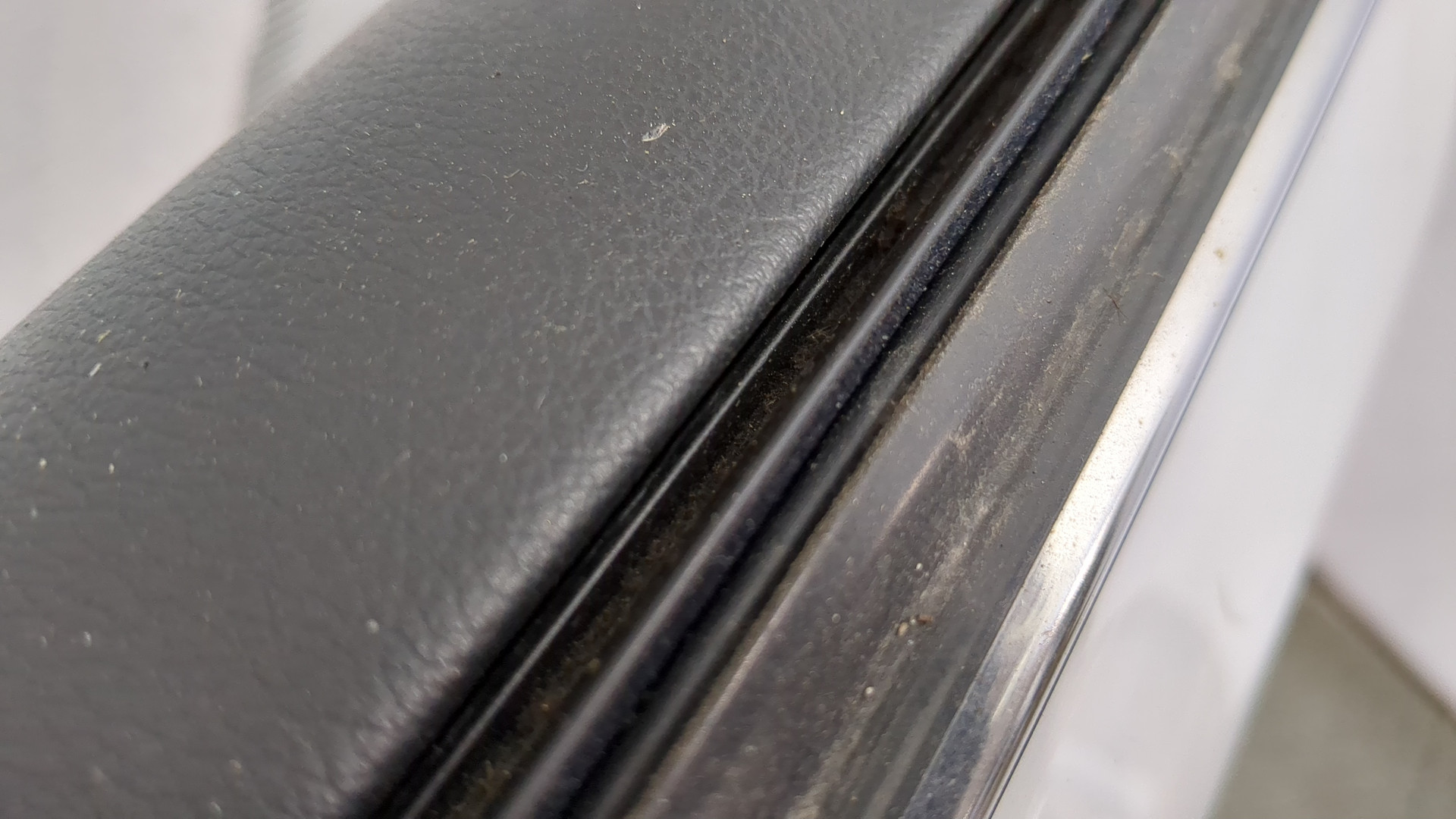 Дверь передняя левая