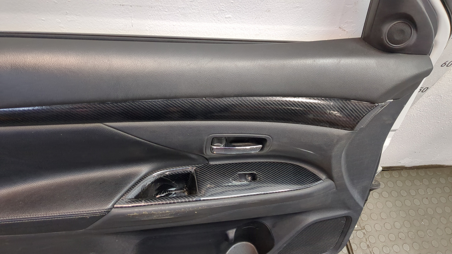 Дверь передняя левая