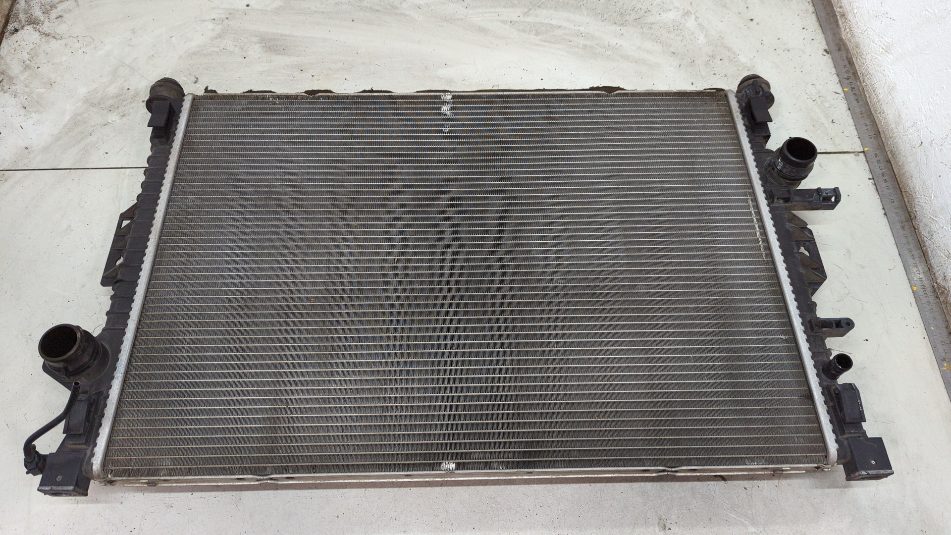 Радиатор охлаждения двигателя основной