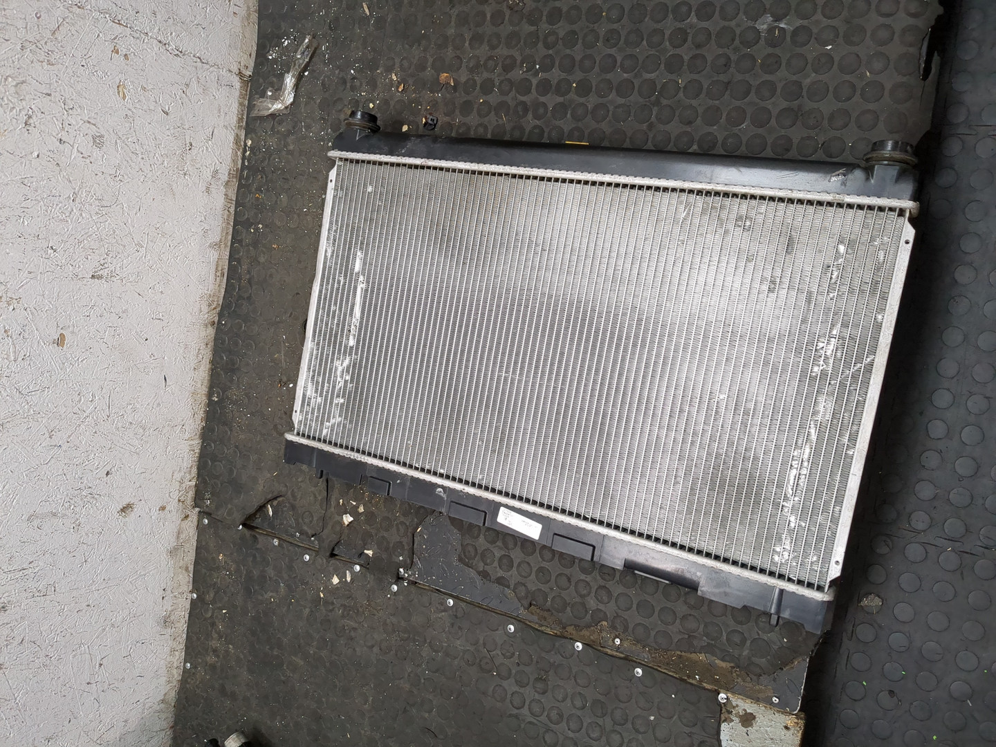 Радиатор охлаждения двигателя основной