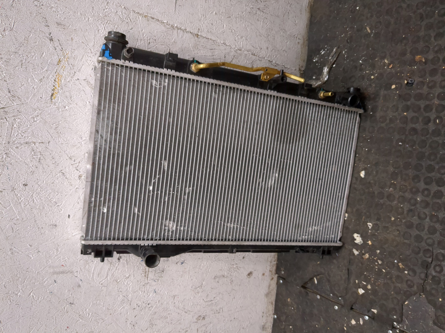 Радиатор охлаждения двигателя основной
