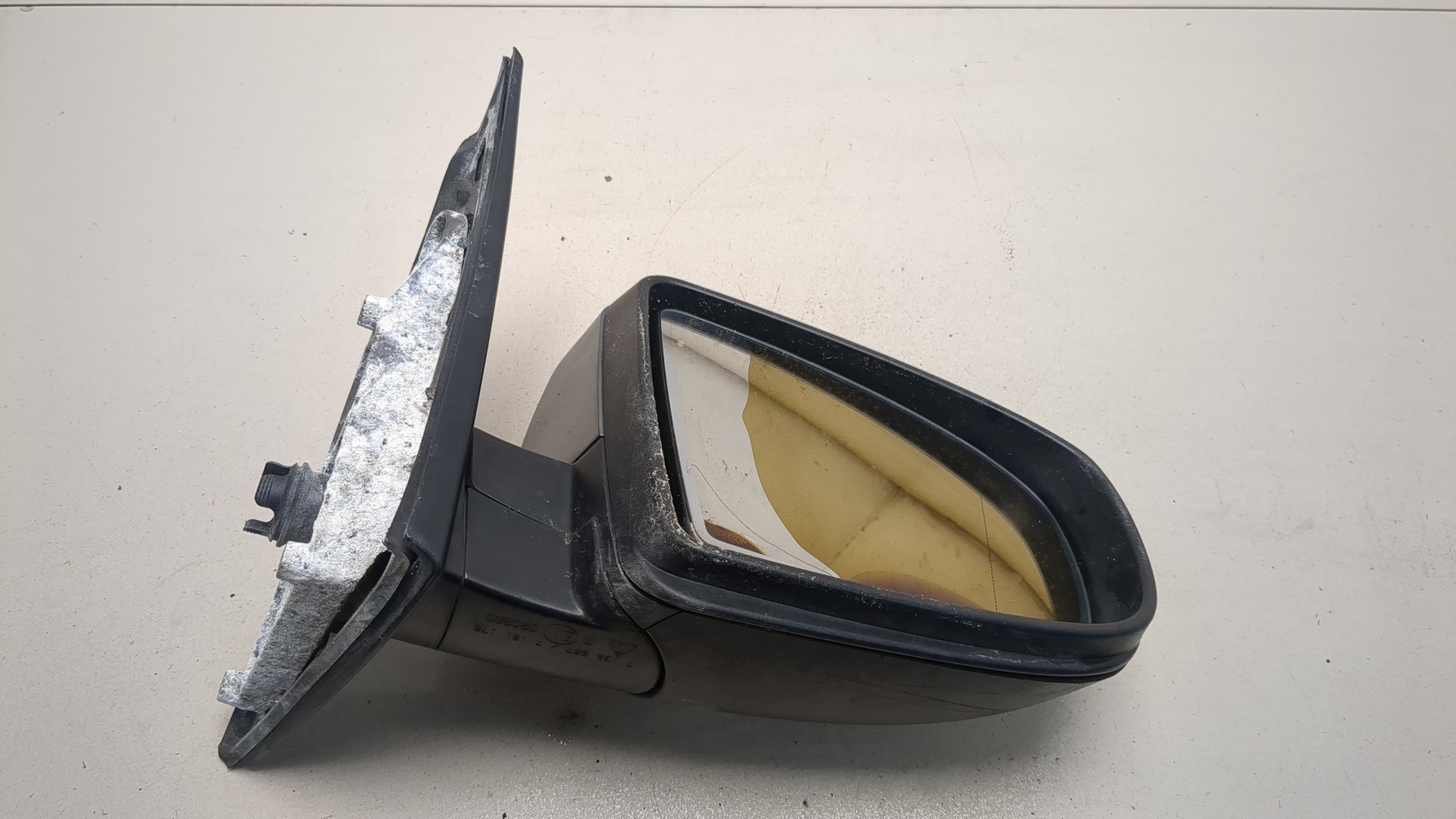 Зеркало правое электрическое