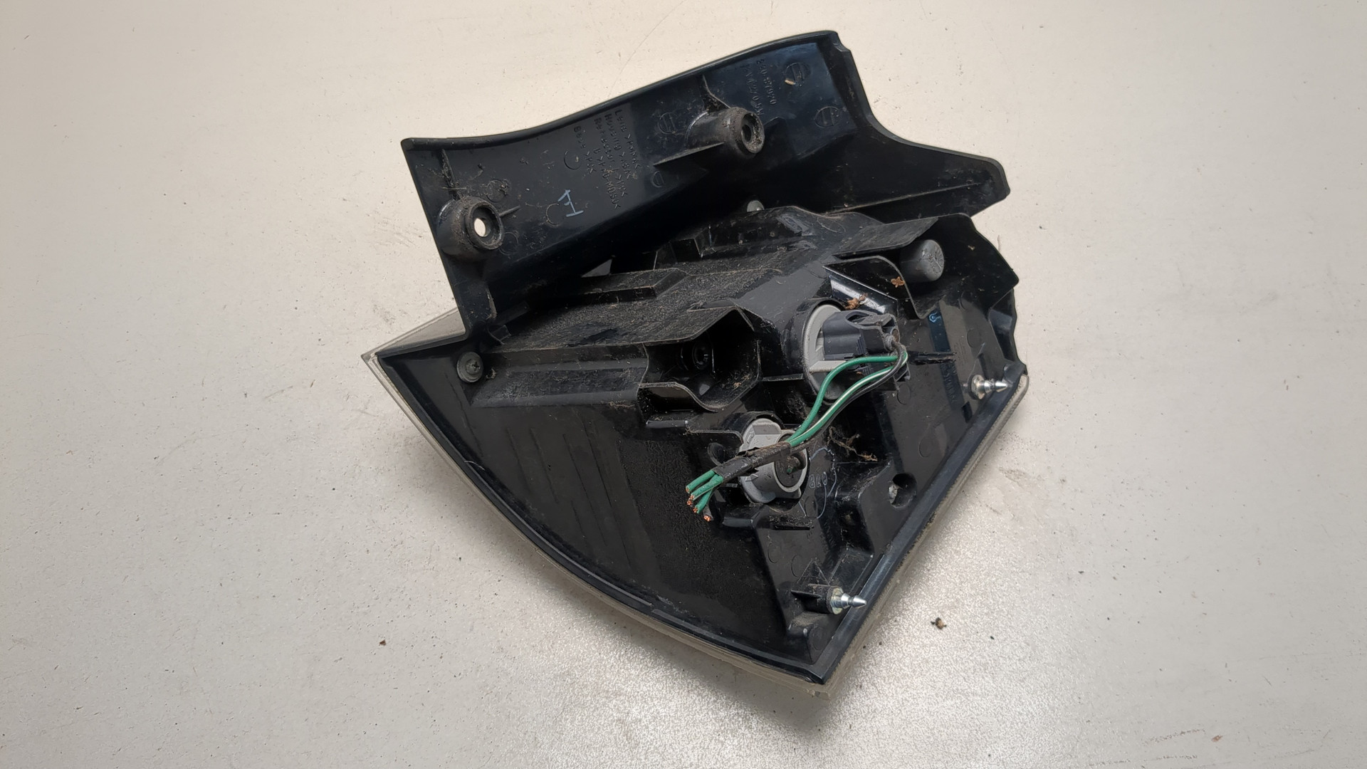 Фонарь задний левый