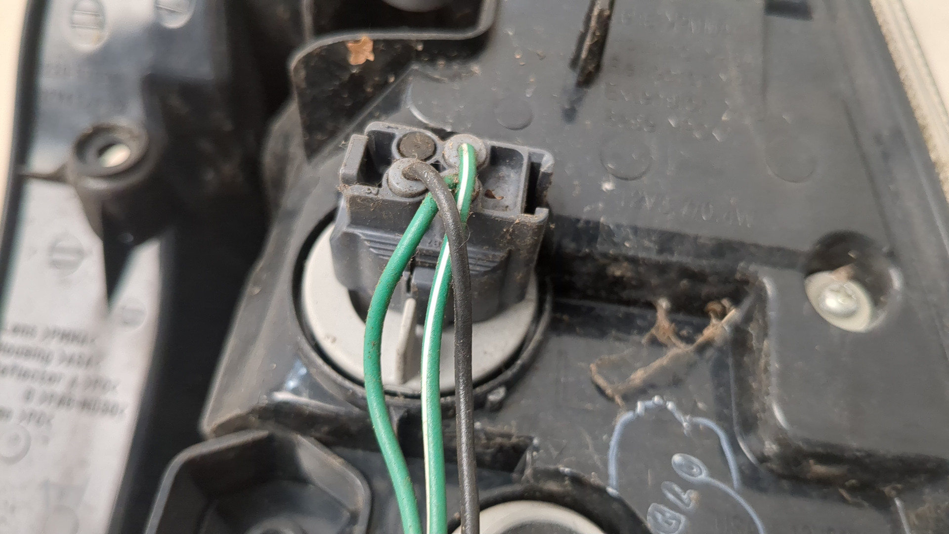 Фонарь задний левый