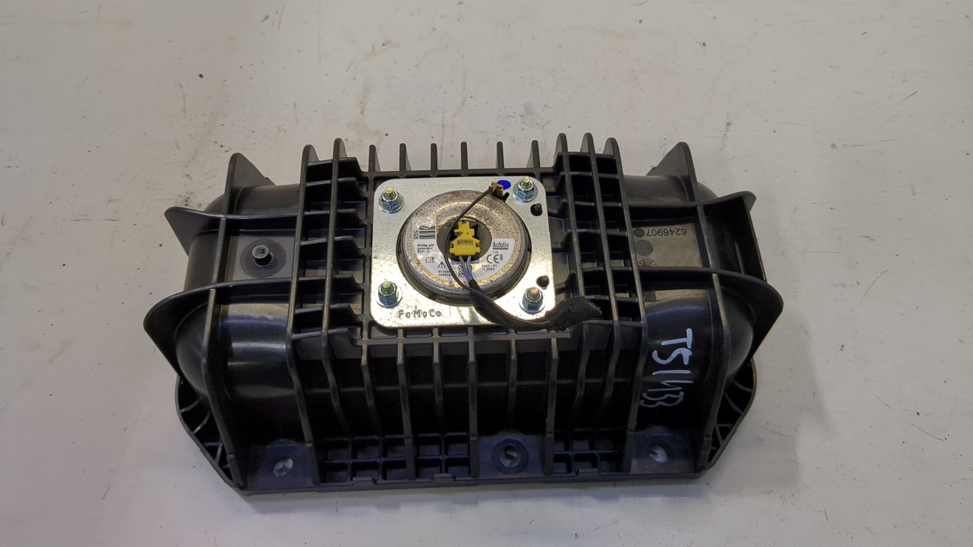 Подушка безопасности пассажирская (в торпедо)