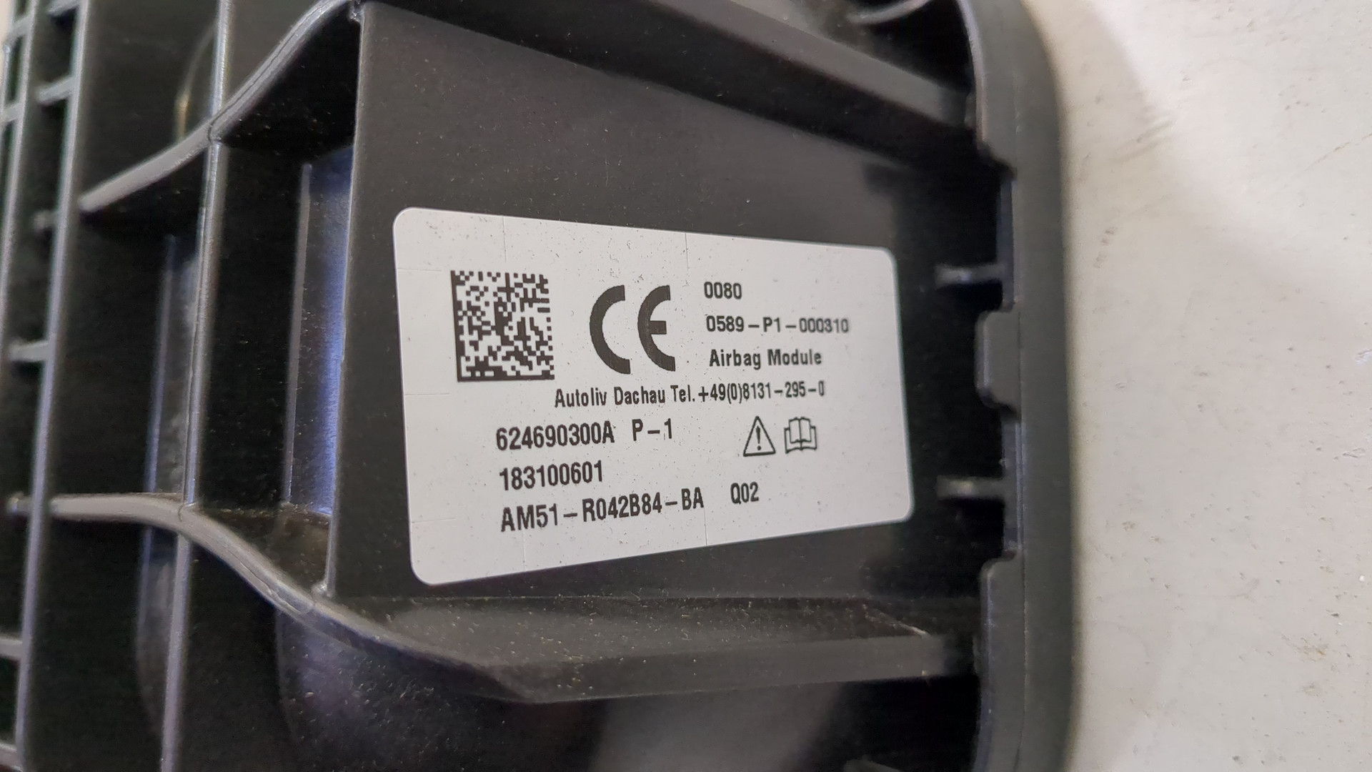 Подушка безопасности пассажирская (в торпедо)