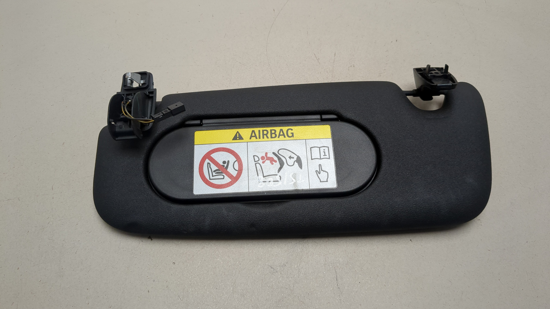 Козырек солнцезащитный