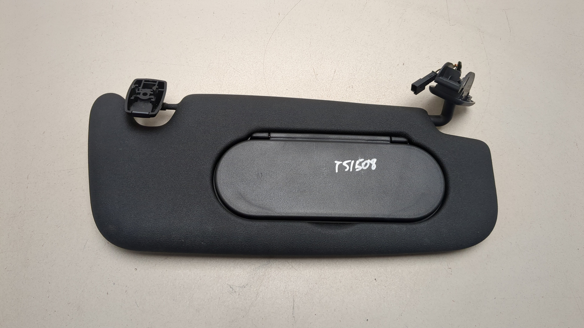 Козырек солнцезащитный