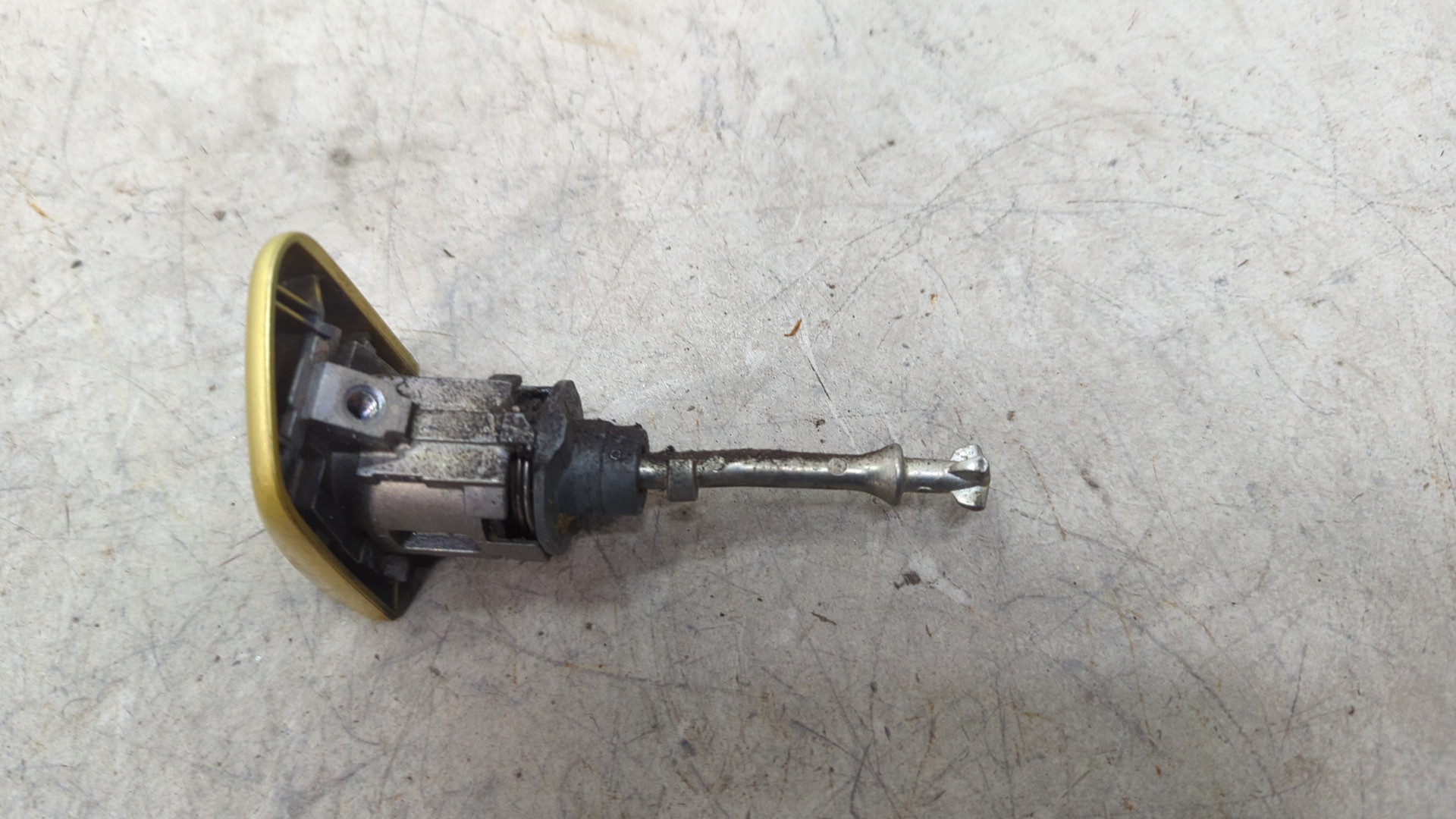 Вставка замка двери