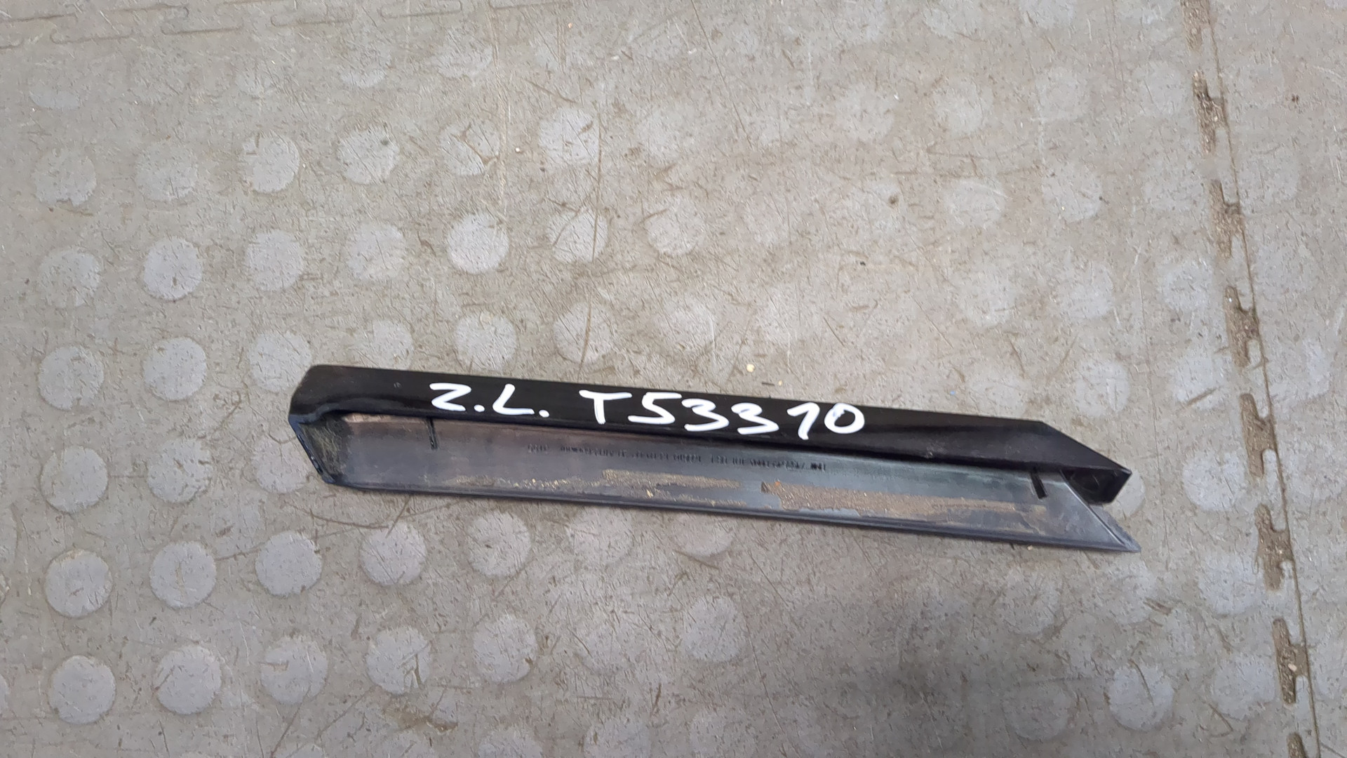 Накладка стекла заднего левого