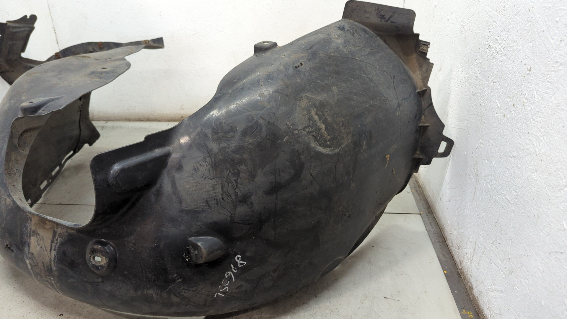 Локер передний левый