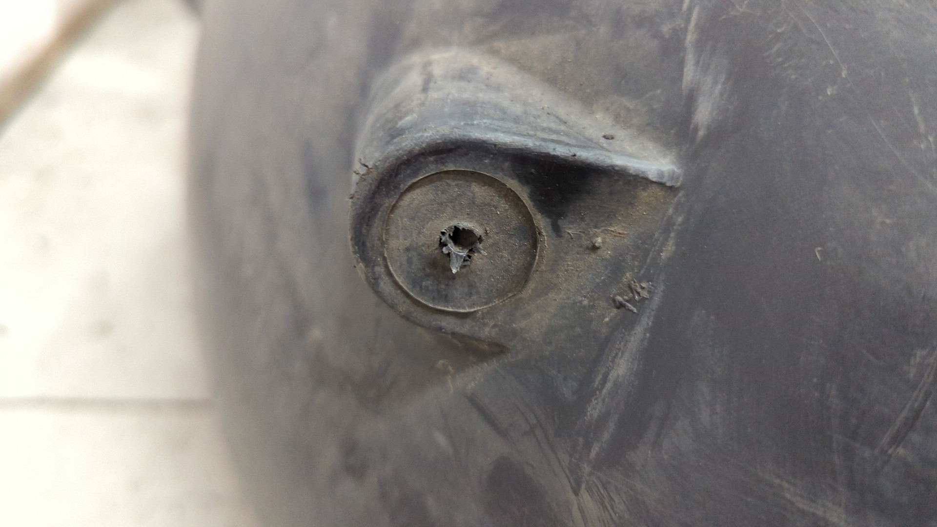 Локер передний левый