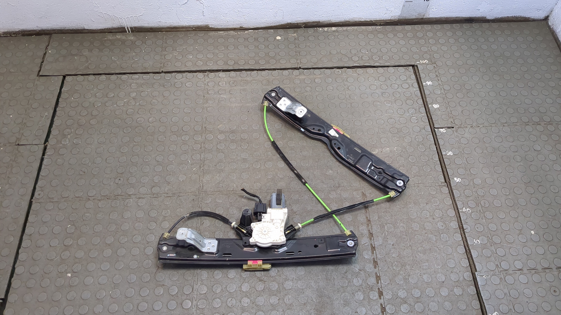 Стеклоподъемник электр. передний левый