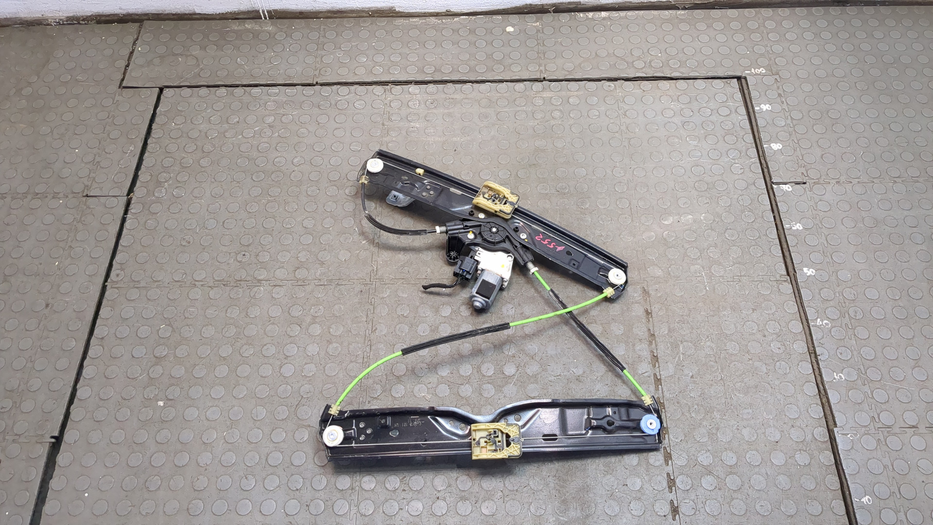 Стеклоподъемник электр. передний левый