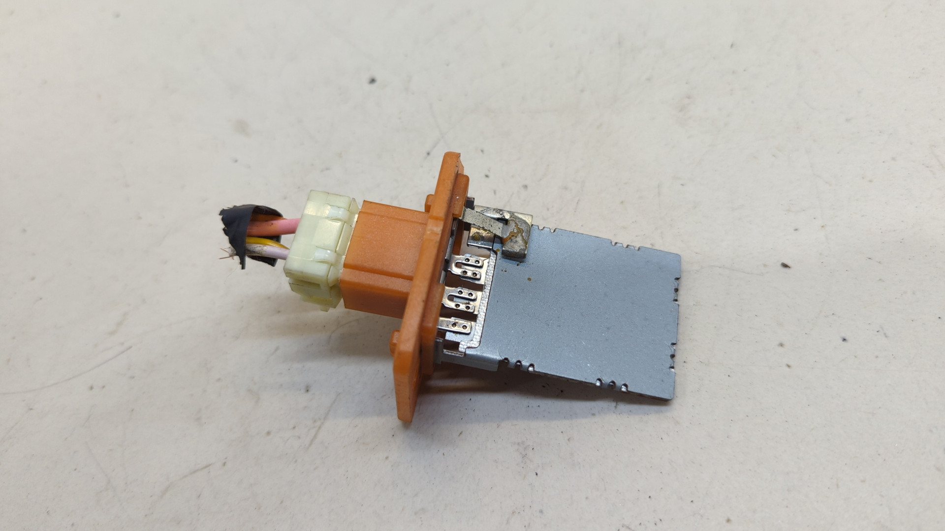 Резистор отопителя