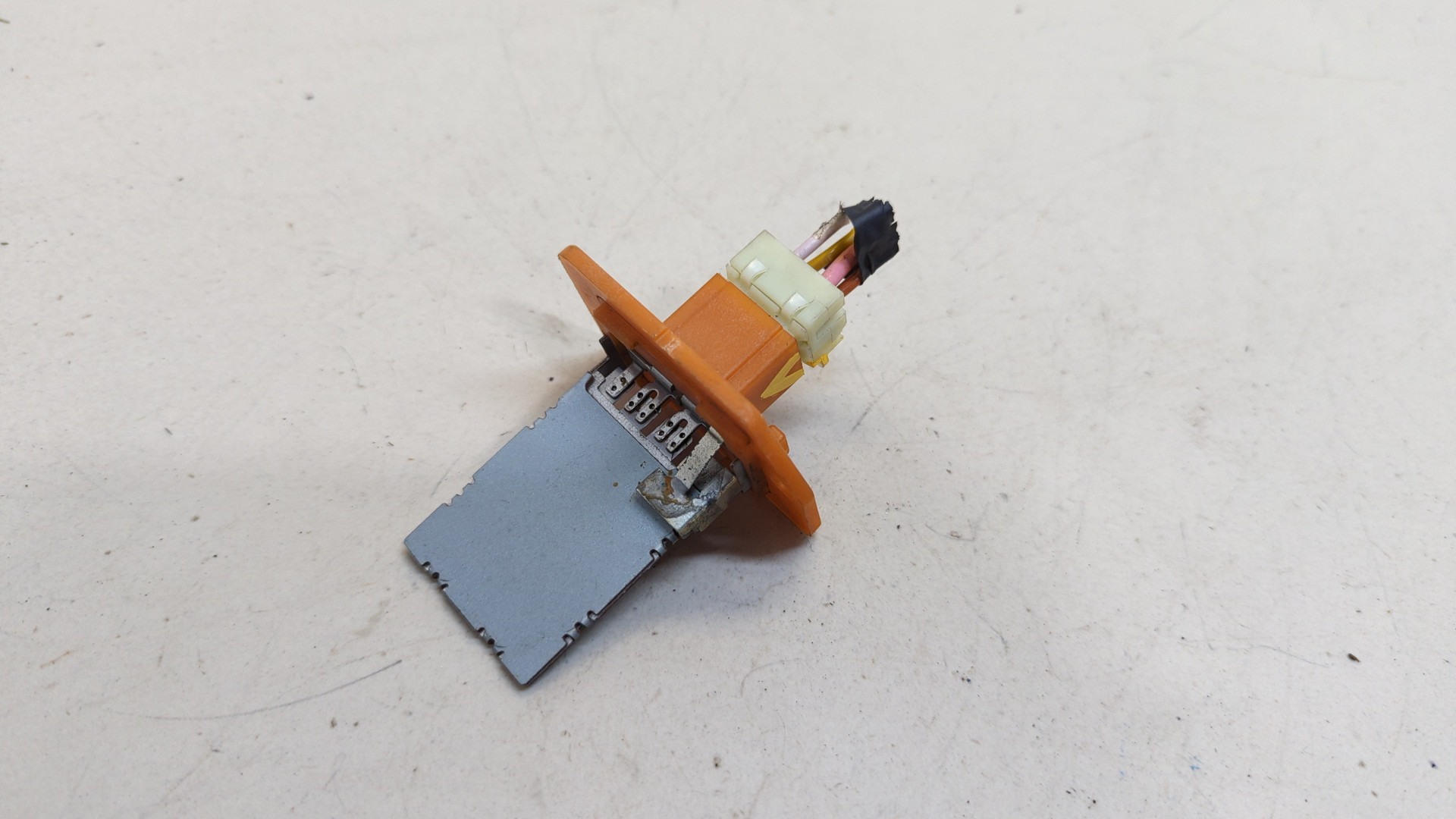 Резистор отопителя