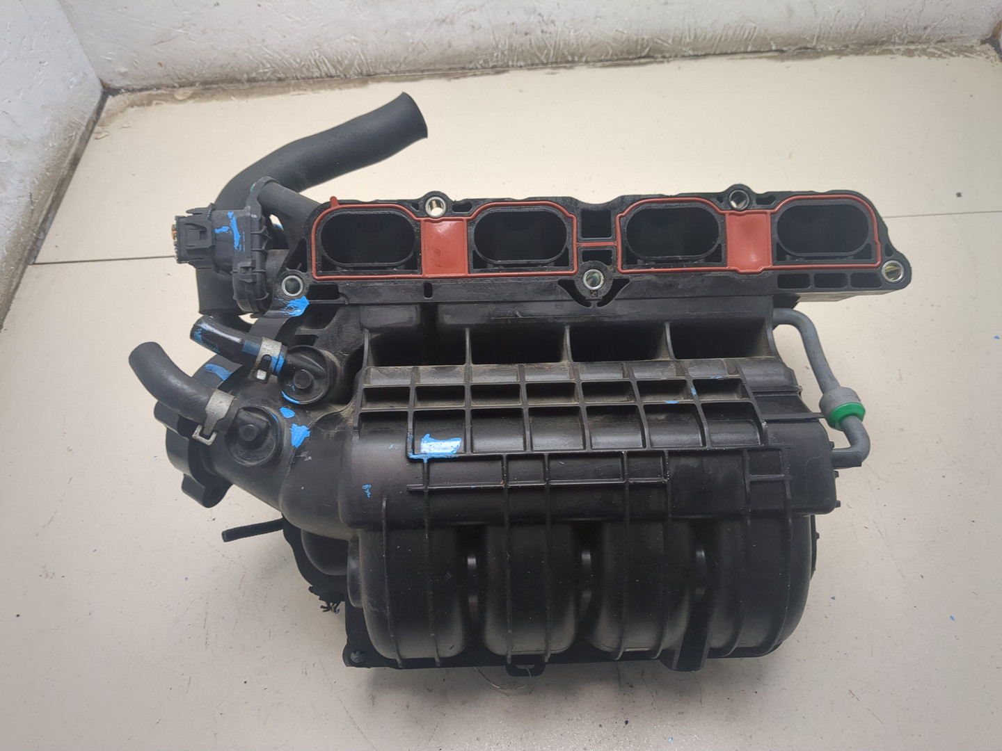 Коллектор впускной