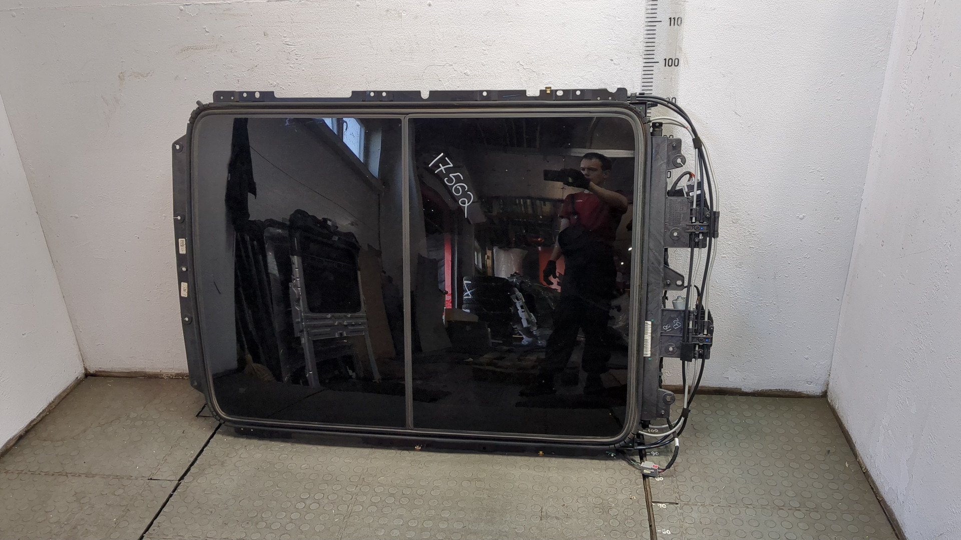 Люк в сборе электрический