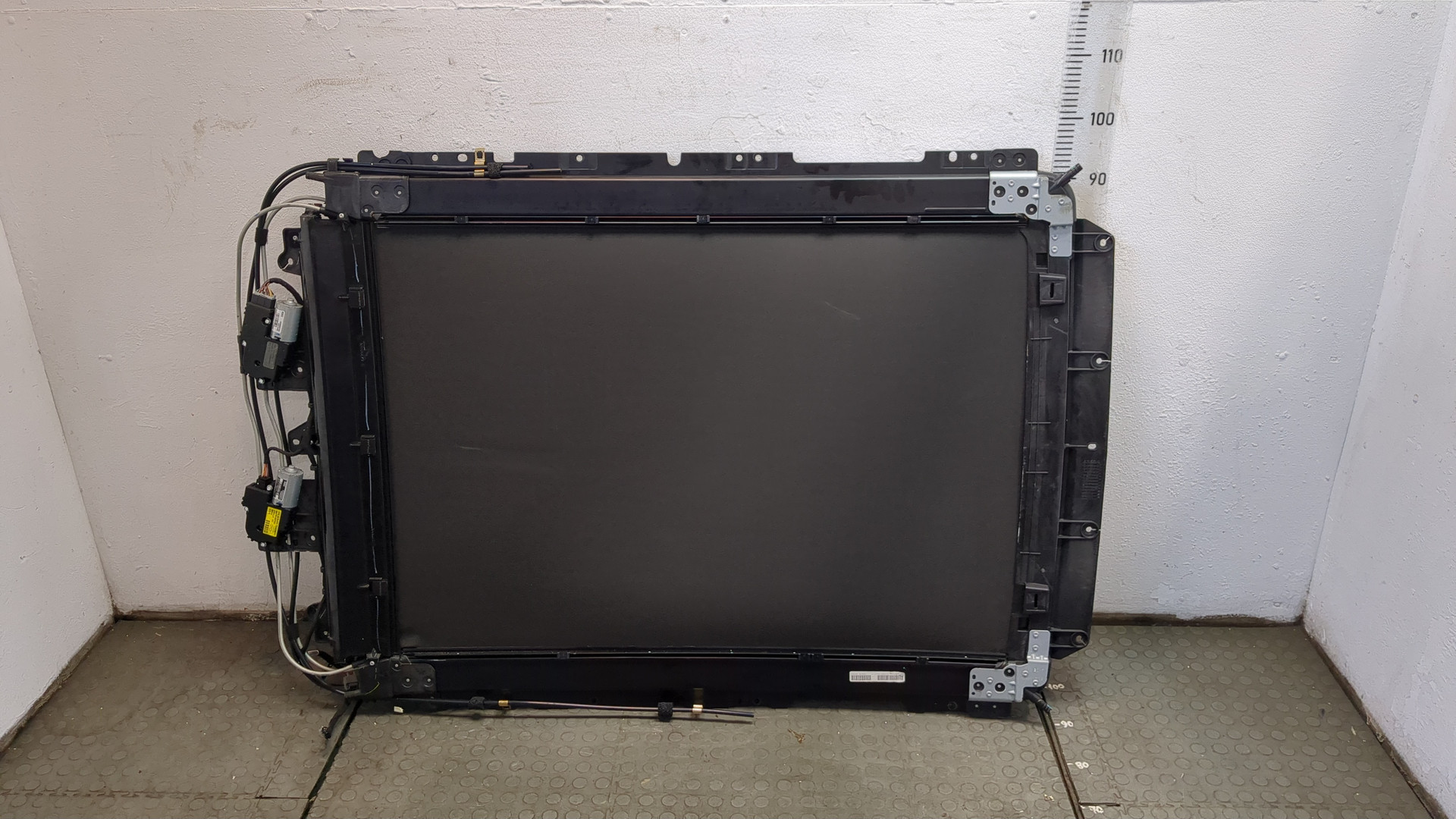 Люк в сборе электрический