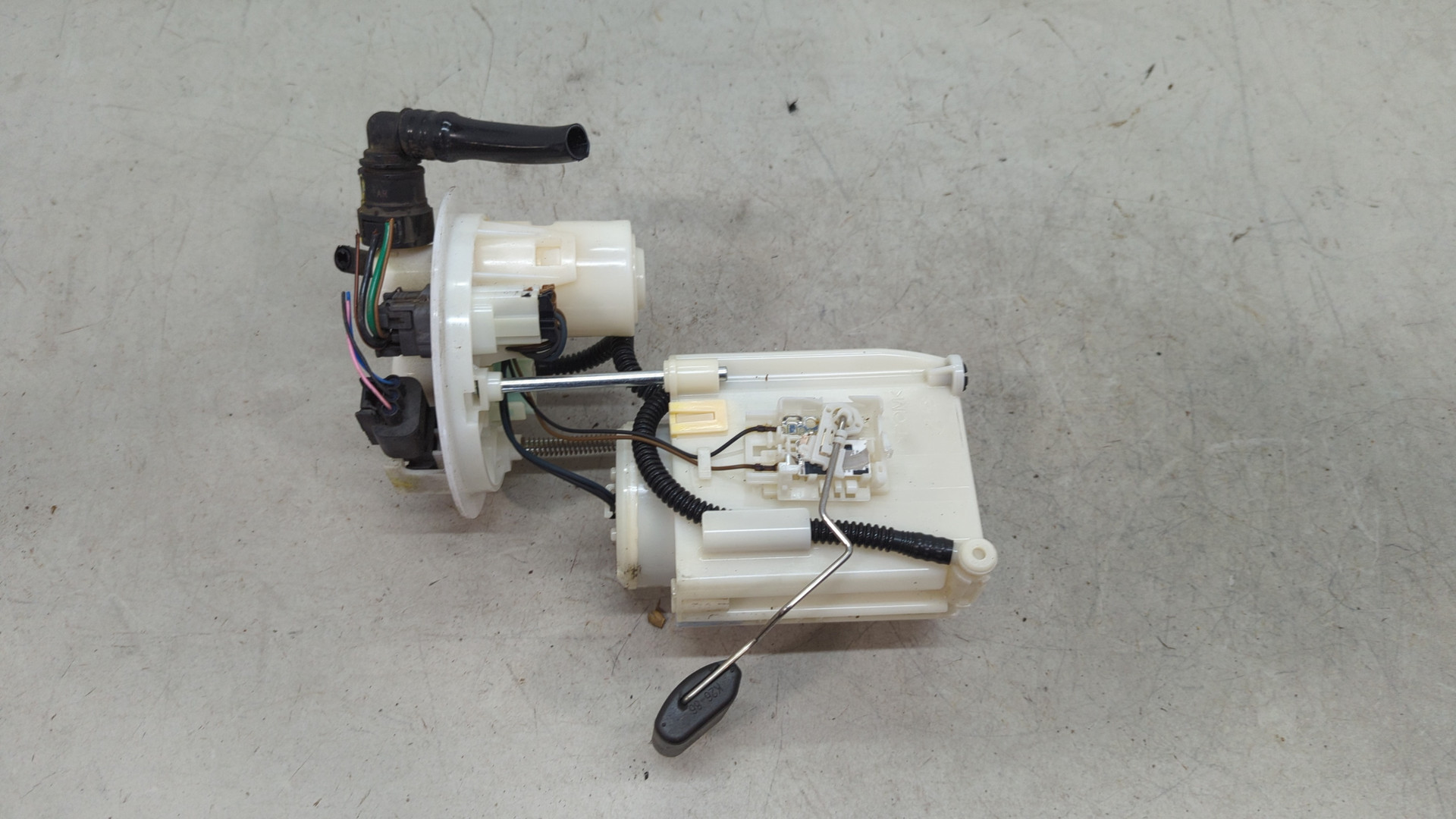 Насос топливный электрический