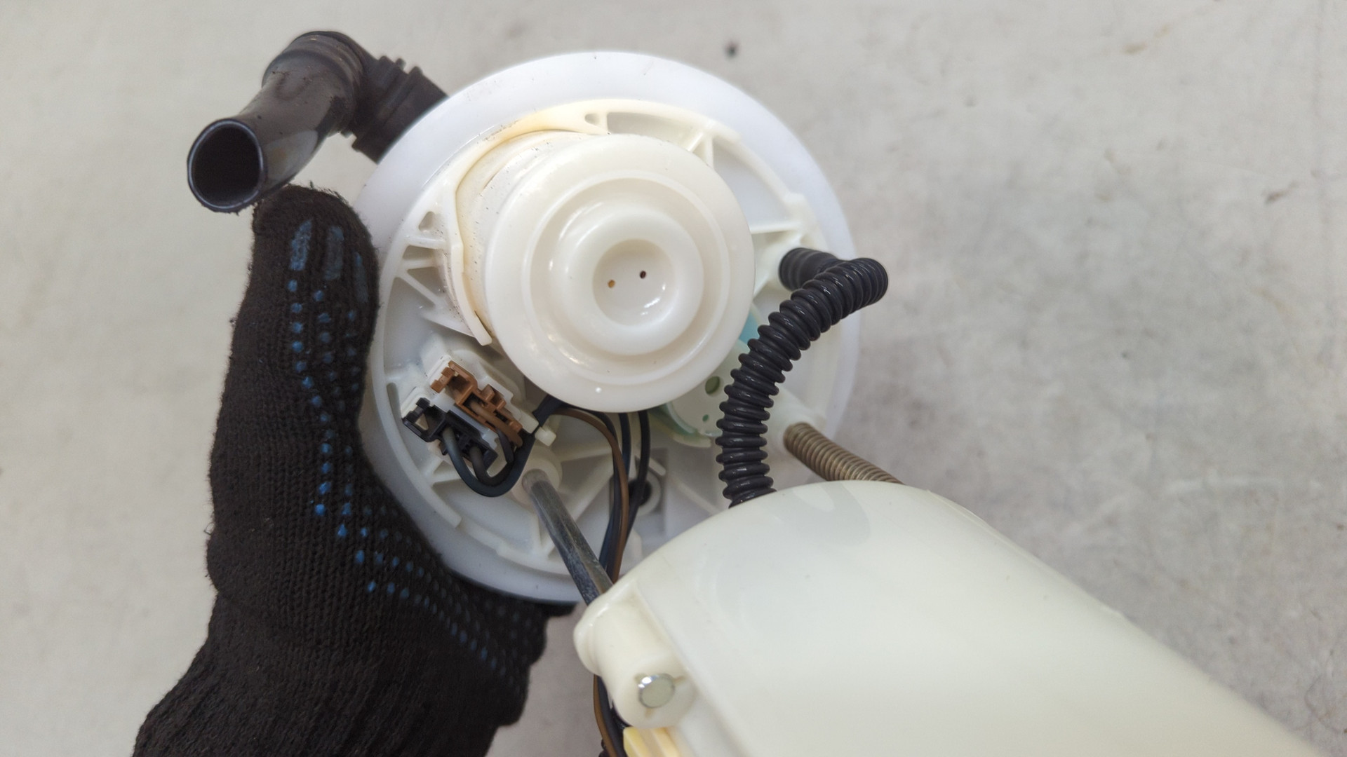 Насос топливный электрический