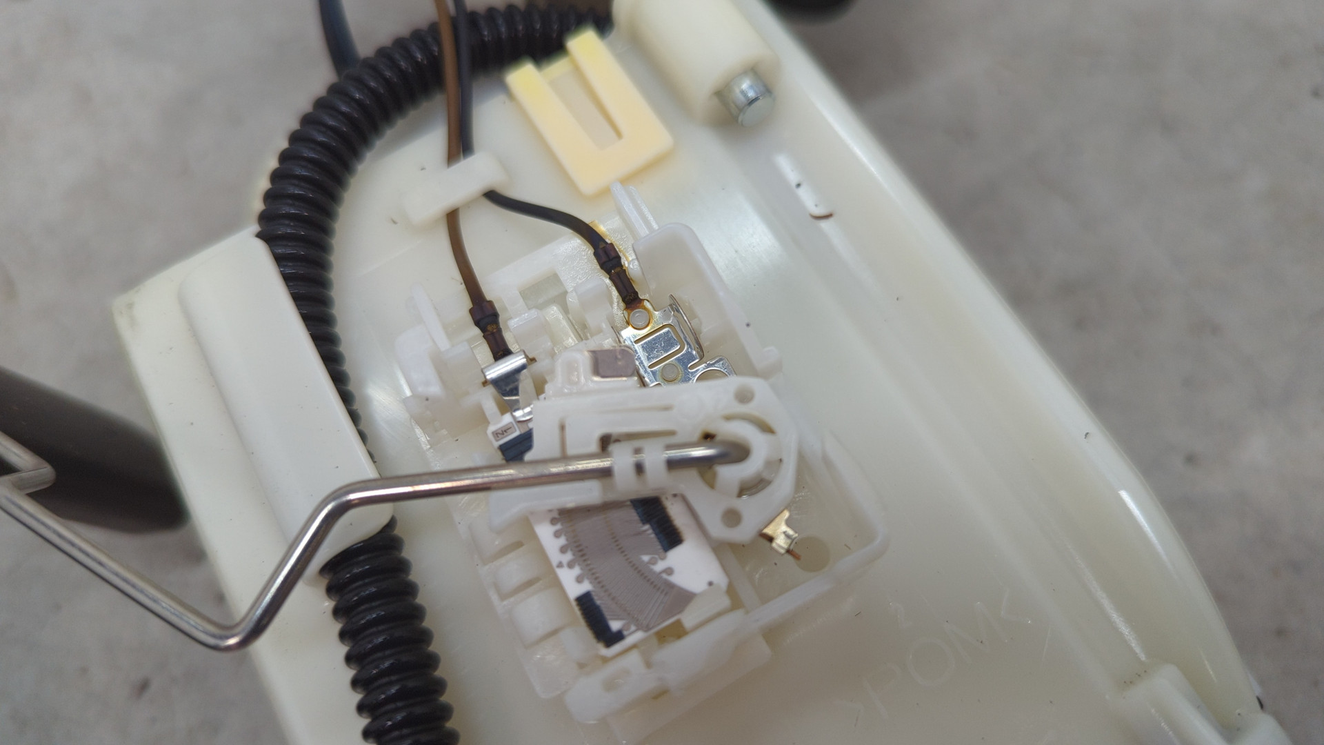 Насос топливный электрический