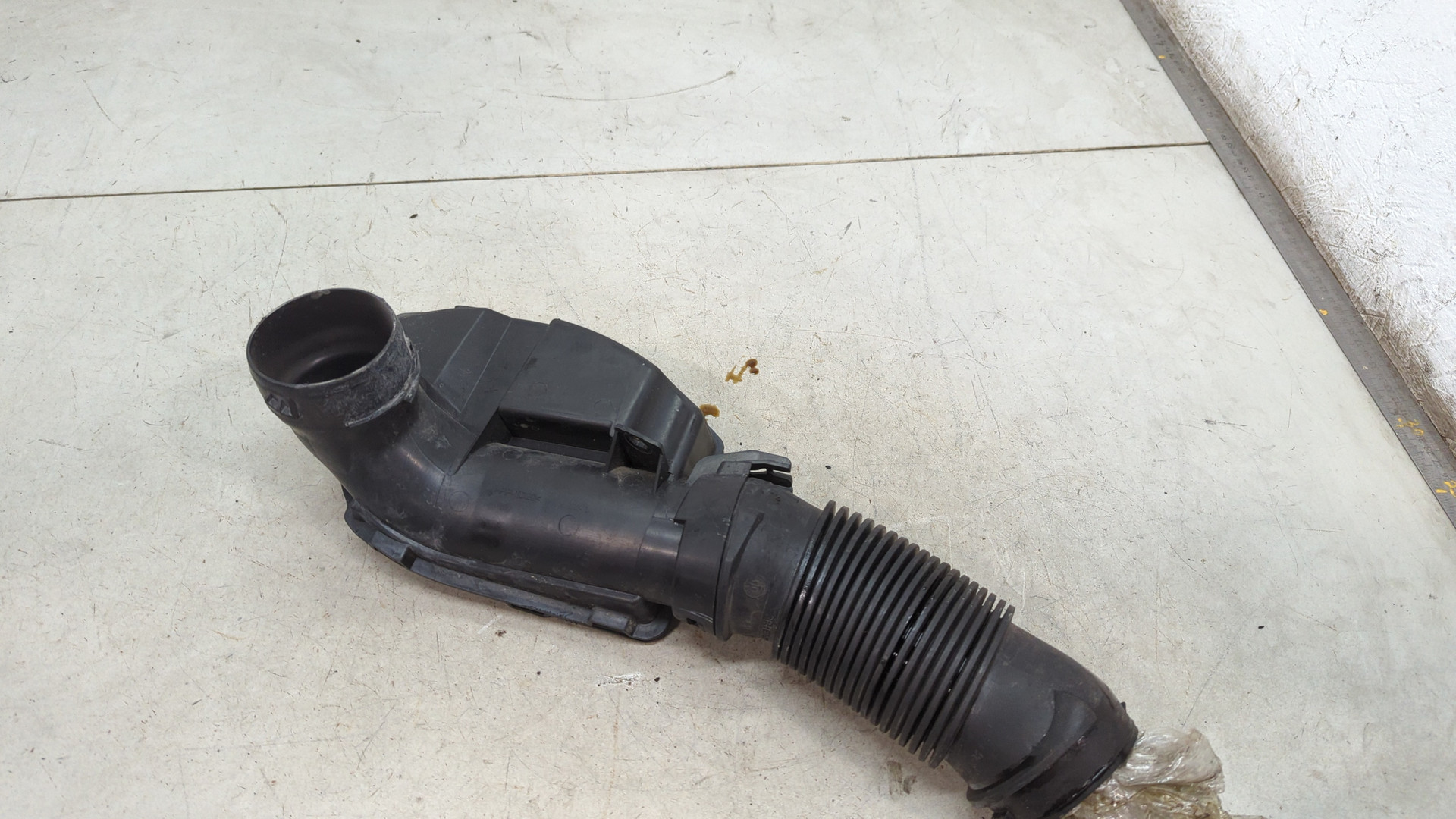 Патрубок воздушного фильтра