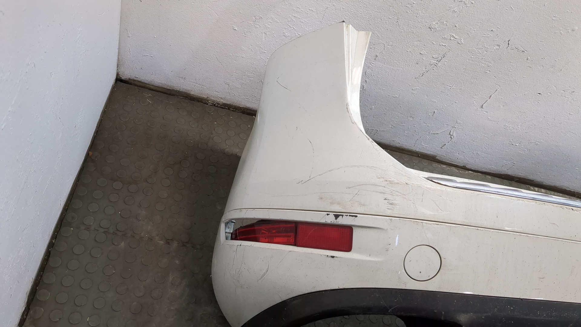 Бампер задний