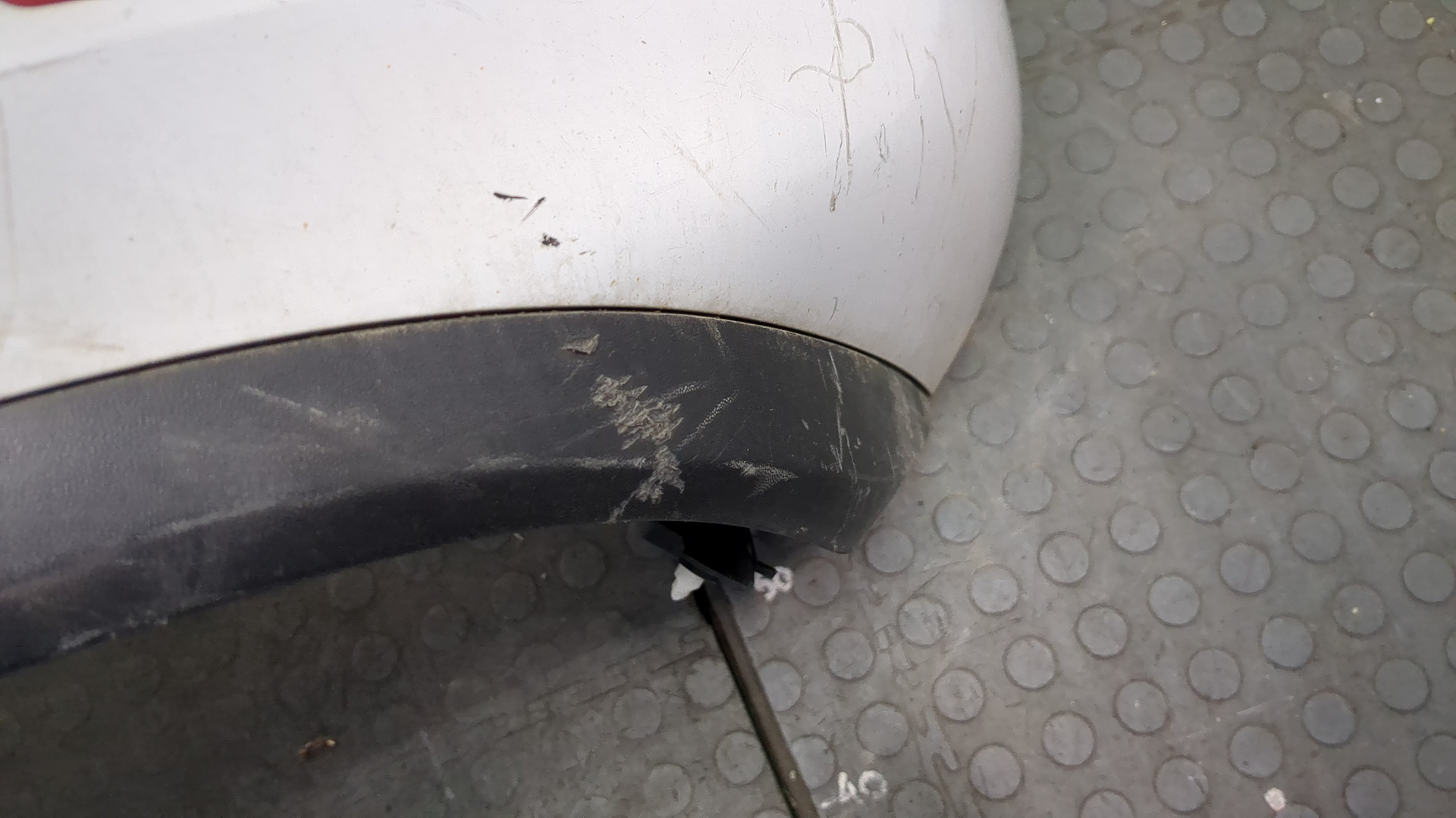 Бампер задний