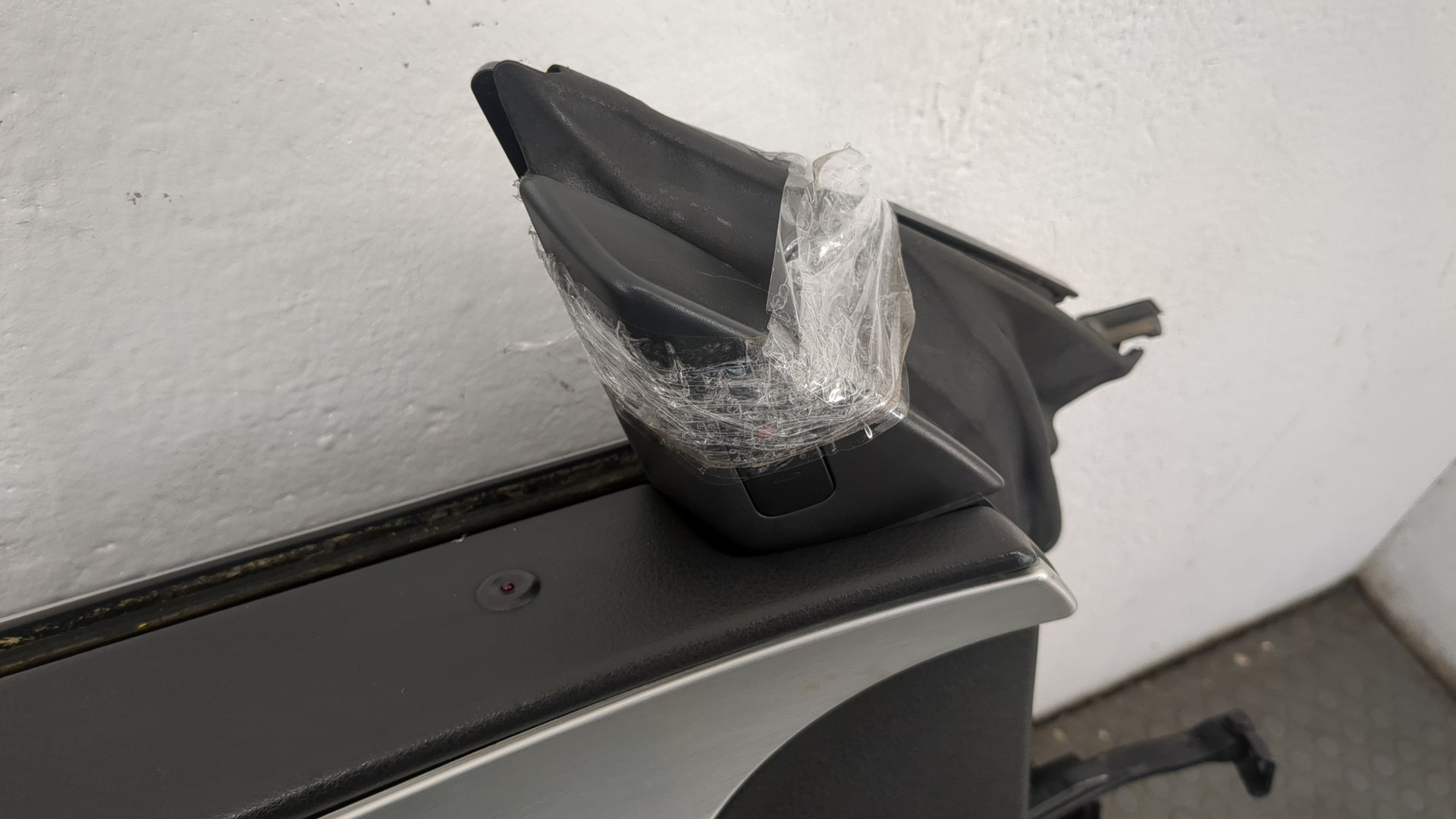 Дверь передняя левая